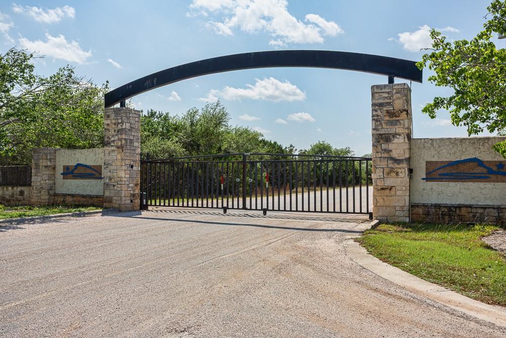 127 El Nopal DR, Blanco, TX 78606
