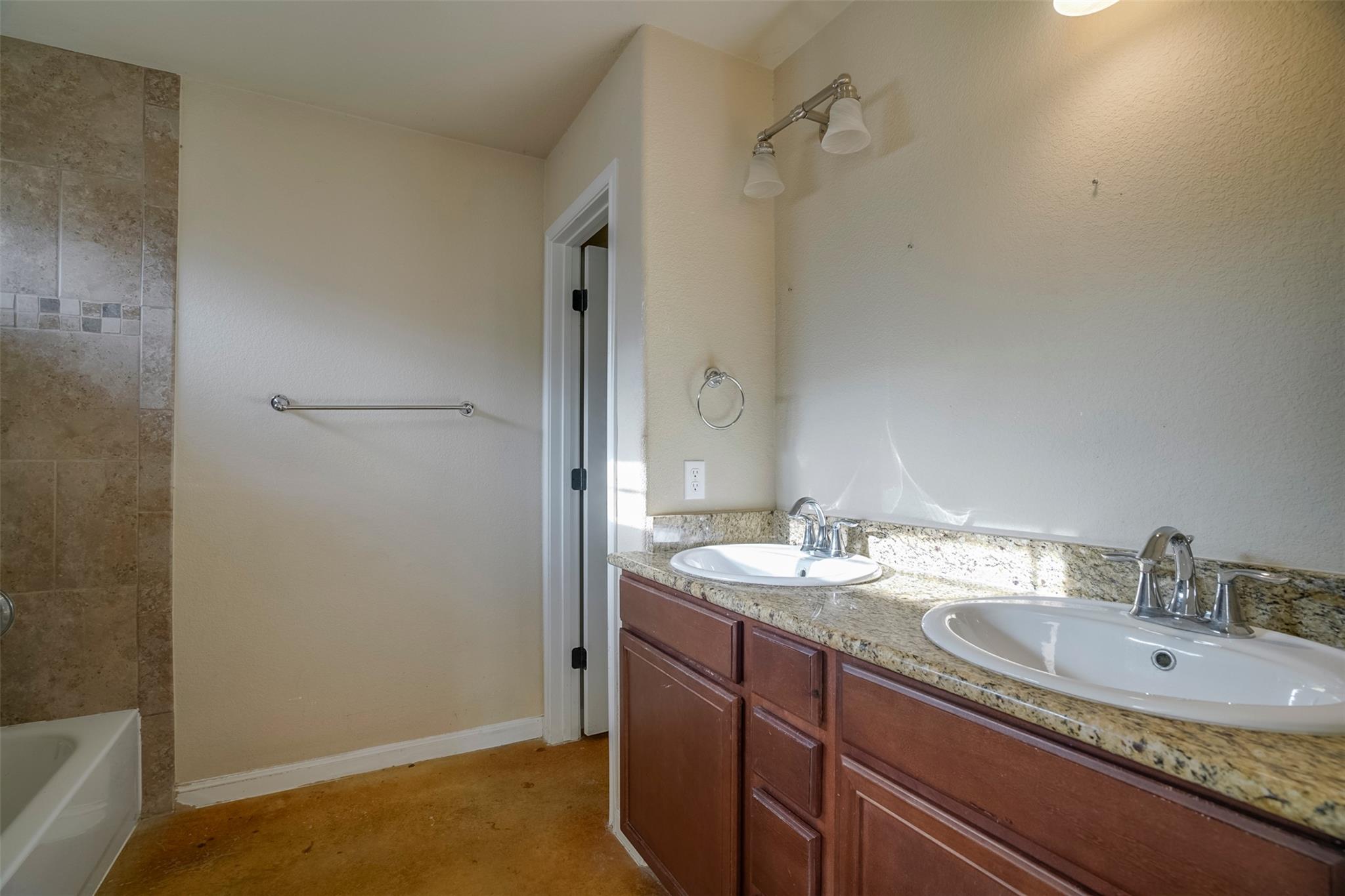 324 Kaanapali LN, Bastrop, TX 78602