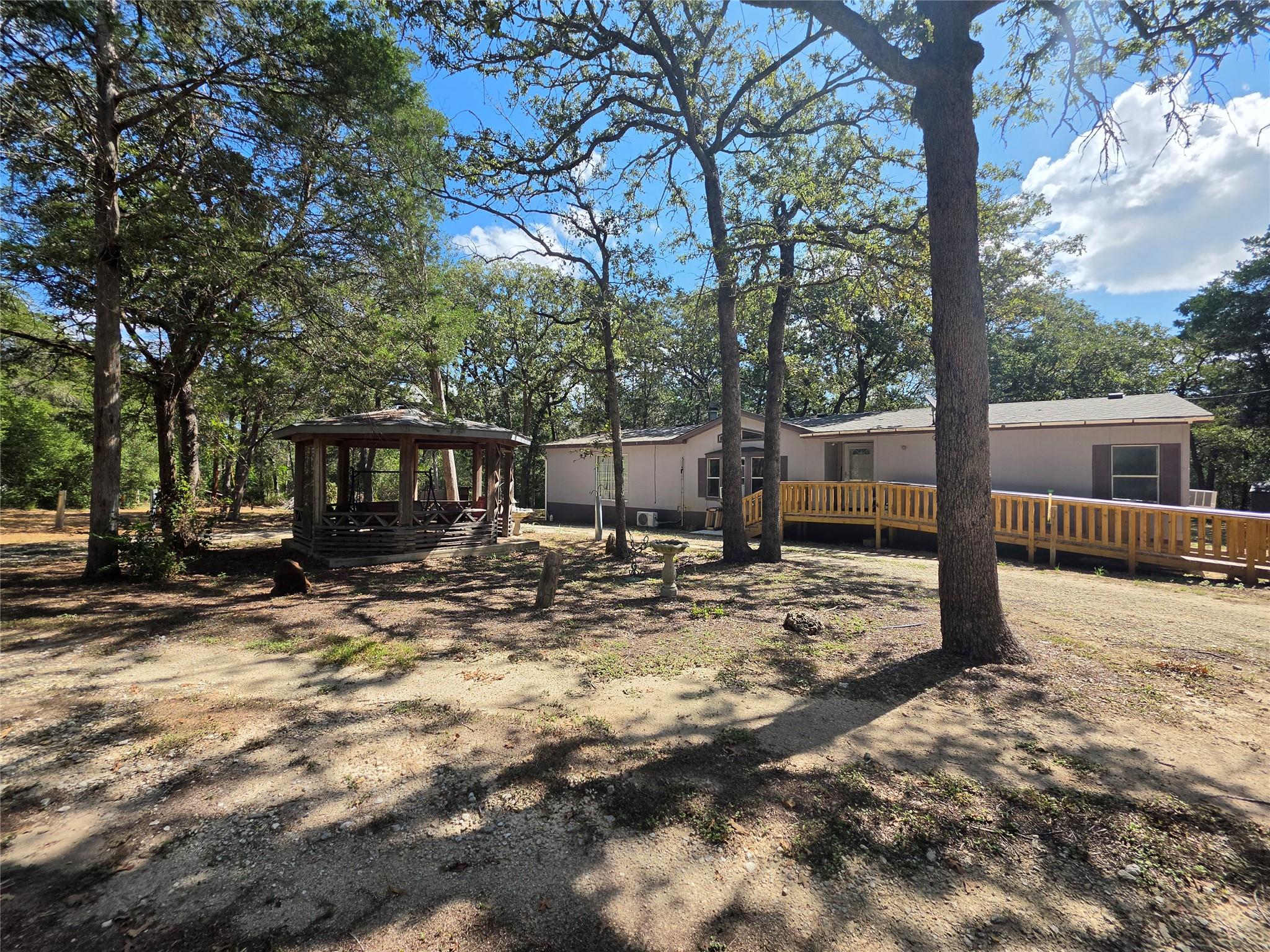 319 Green Oaks DR, Bastrop, TX 78602