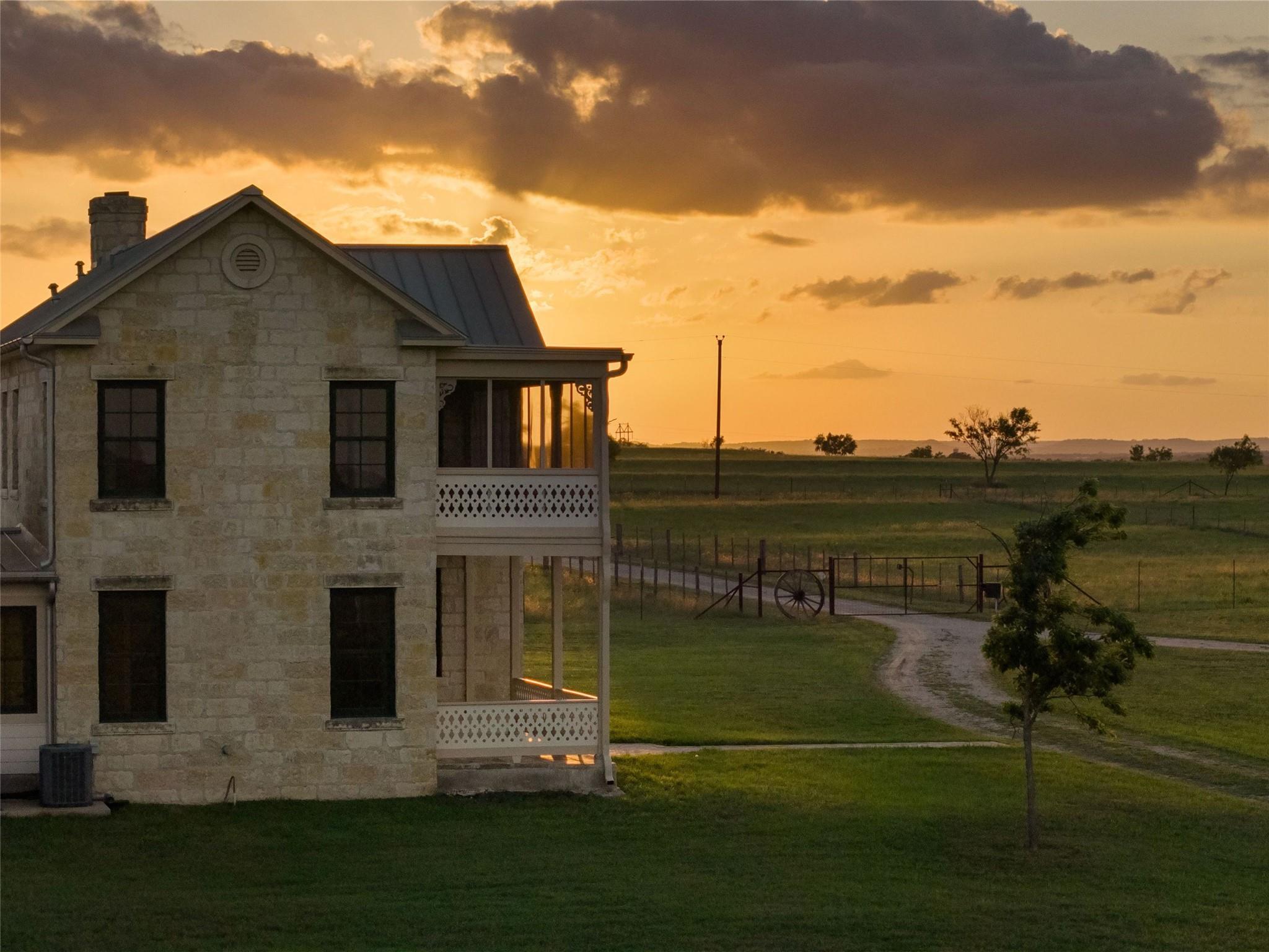 466 German LN, Fredericksburg, TX 78624