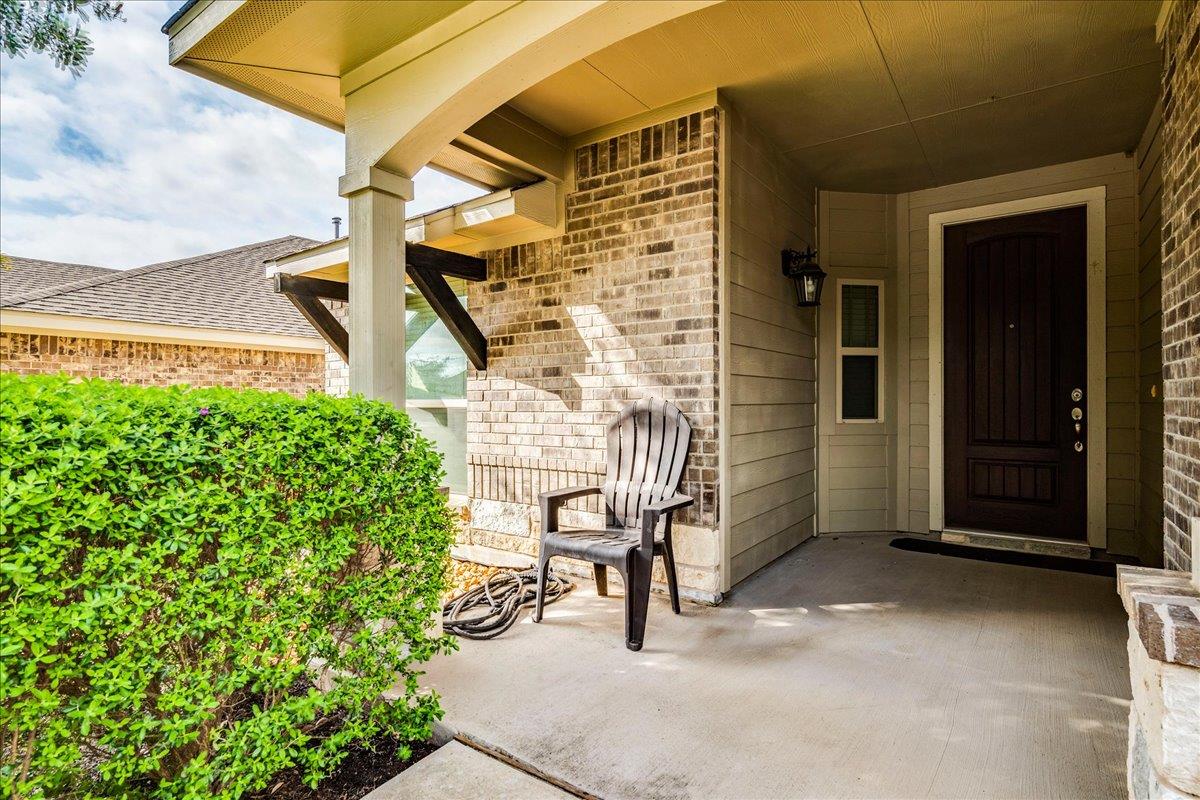124 Compass LN, Kyle, TX 78640