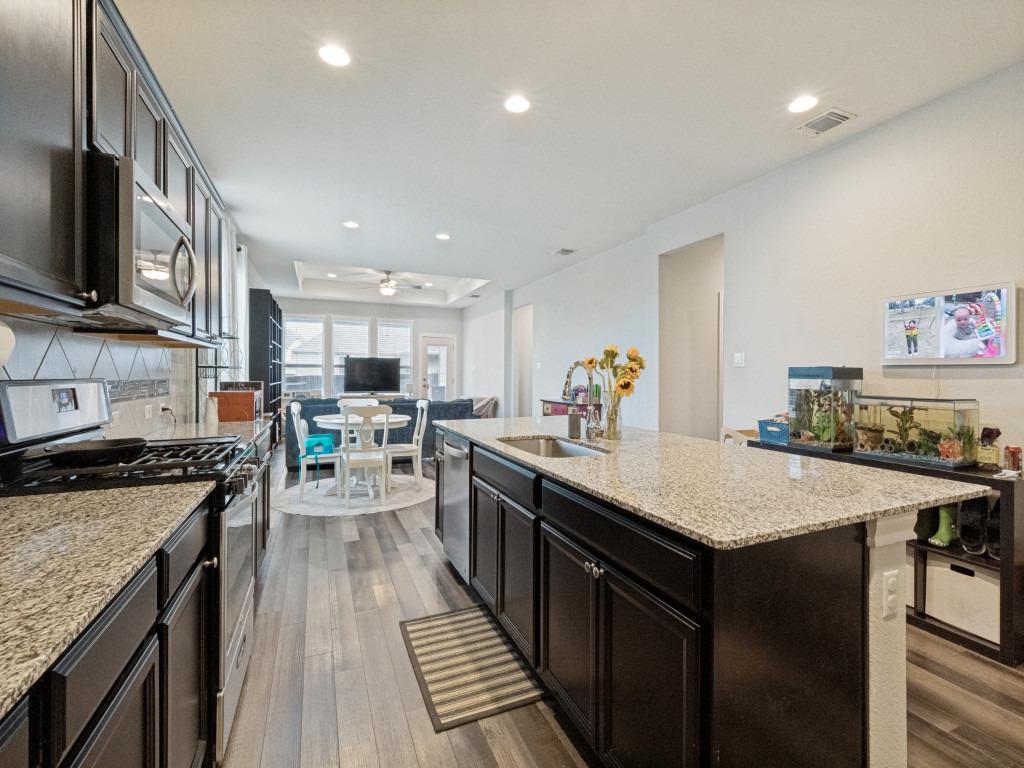 206 Beechnut DR, Buda, TX 78610