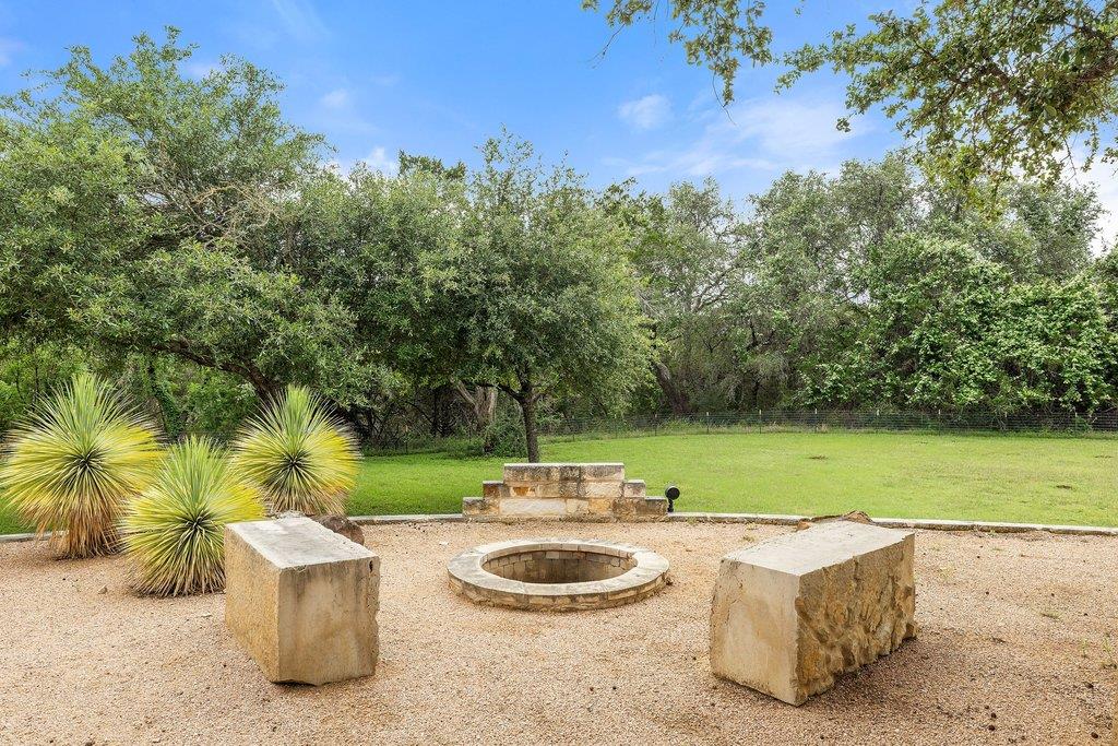 12135 Fitzhugh RD, Austin, TX 78736