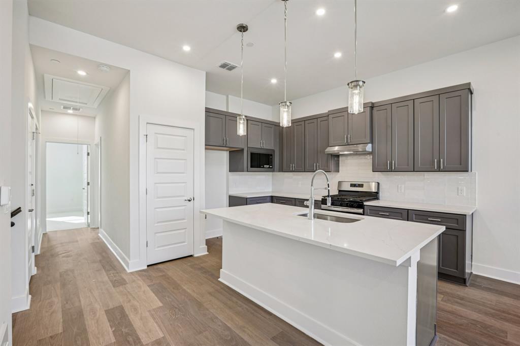 200 W 56th ST #8103, Austin, TX 78751