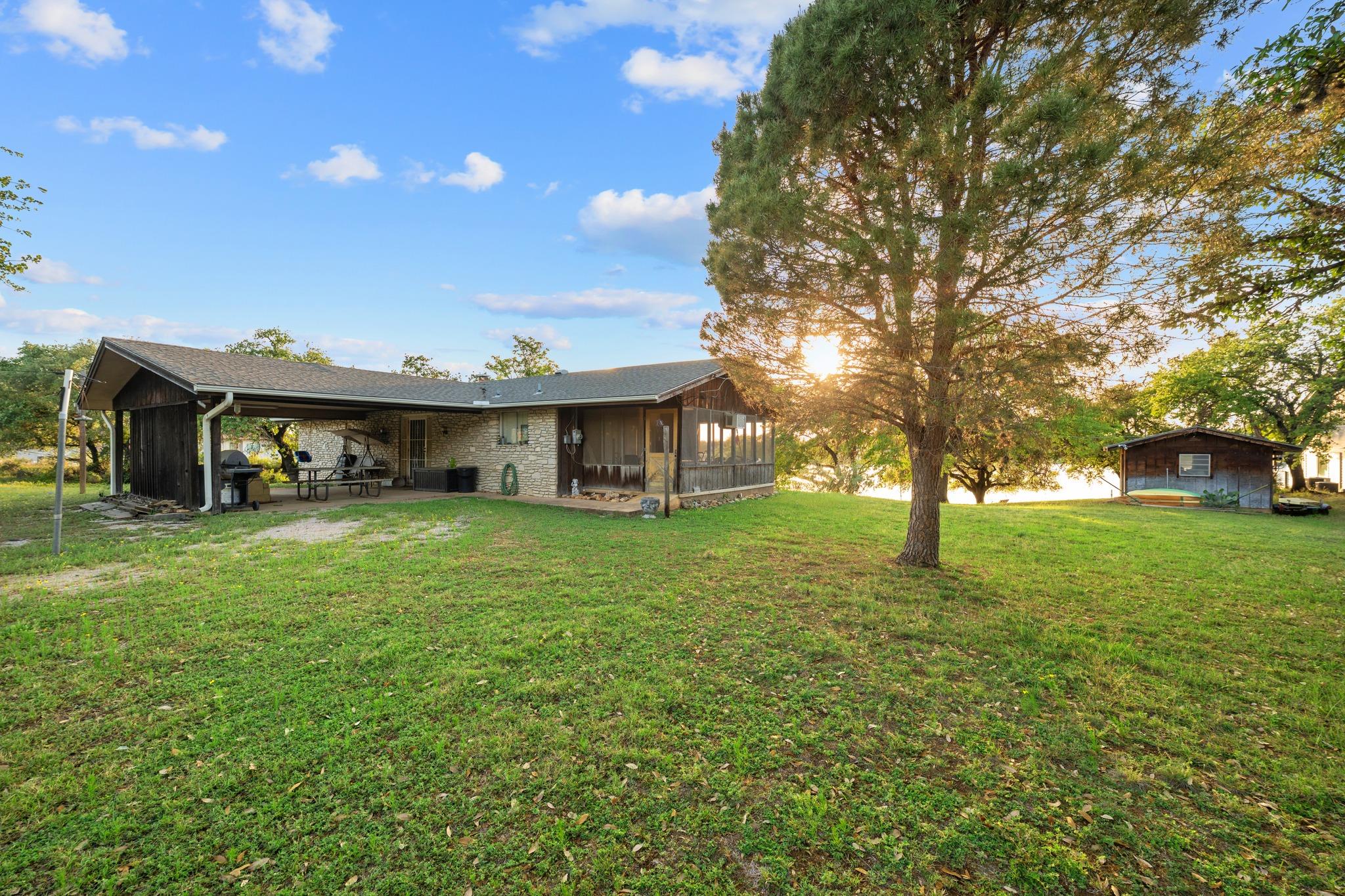 310 Castlehigh DR, Granite Shoals, TX 78654