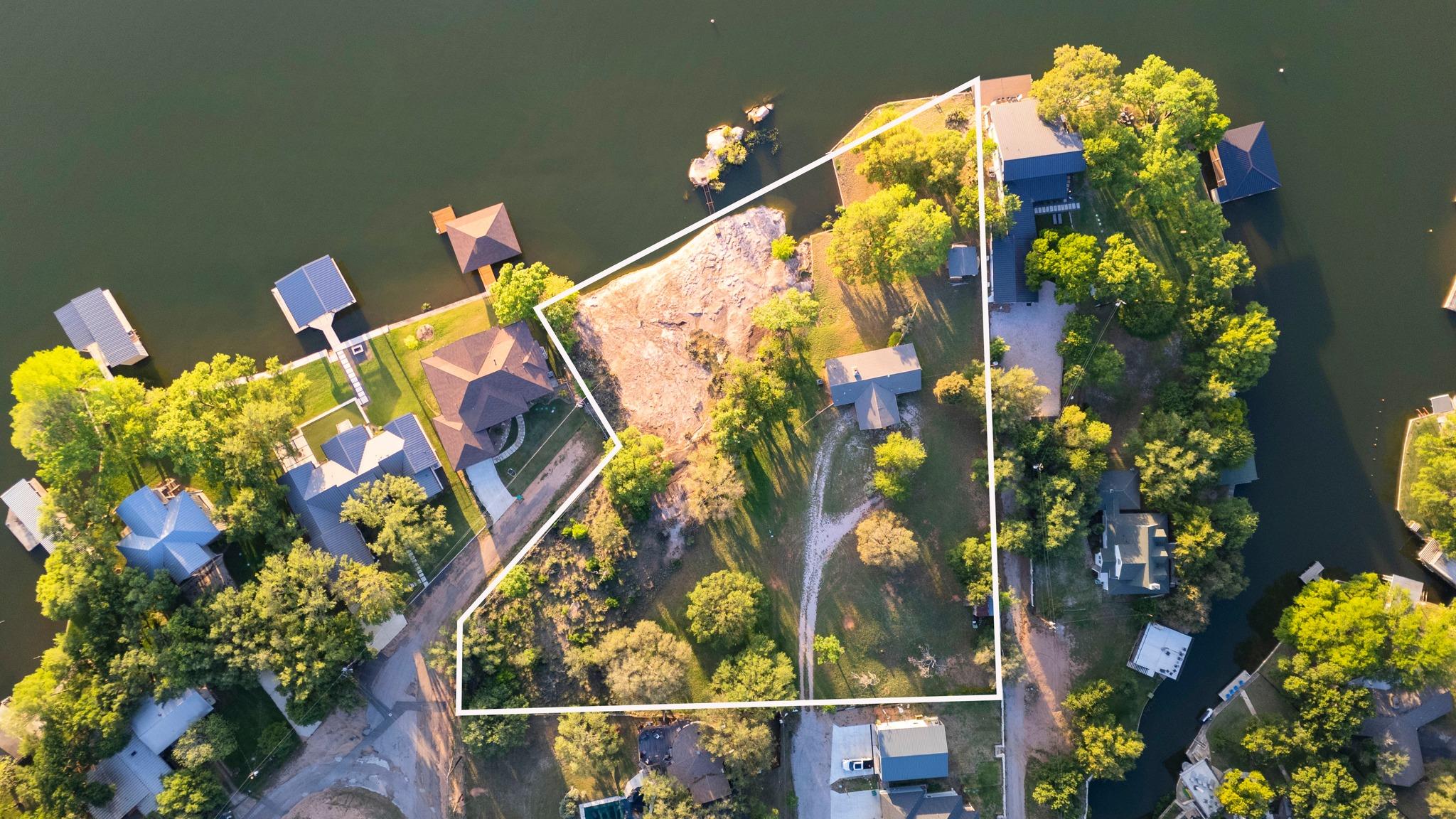 310 Castlehigh DR, Granite Shoals, TX 78654