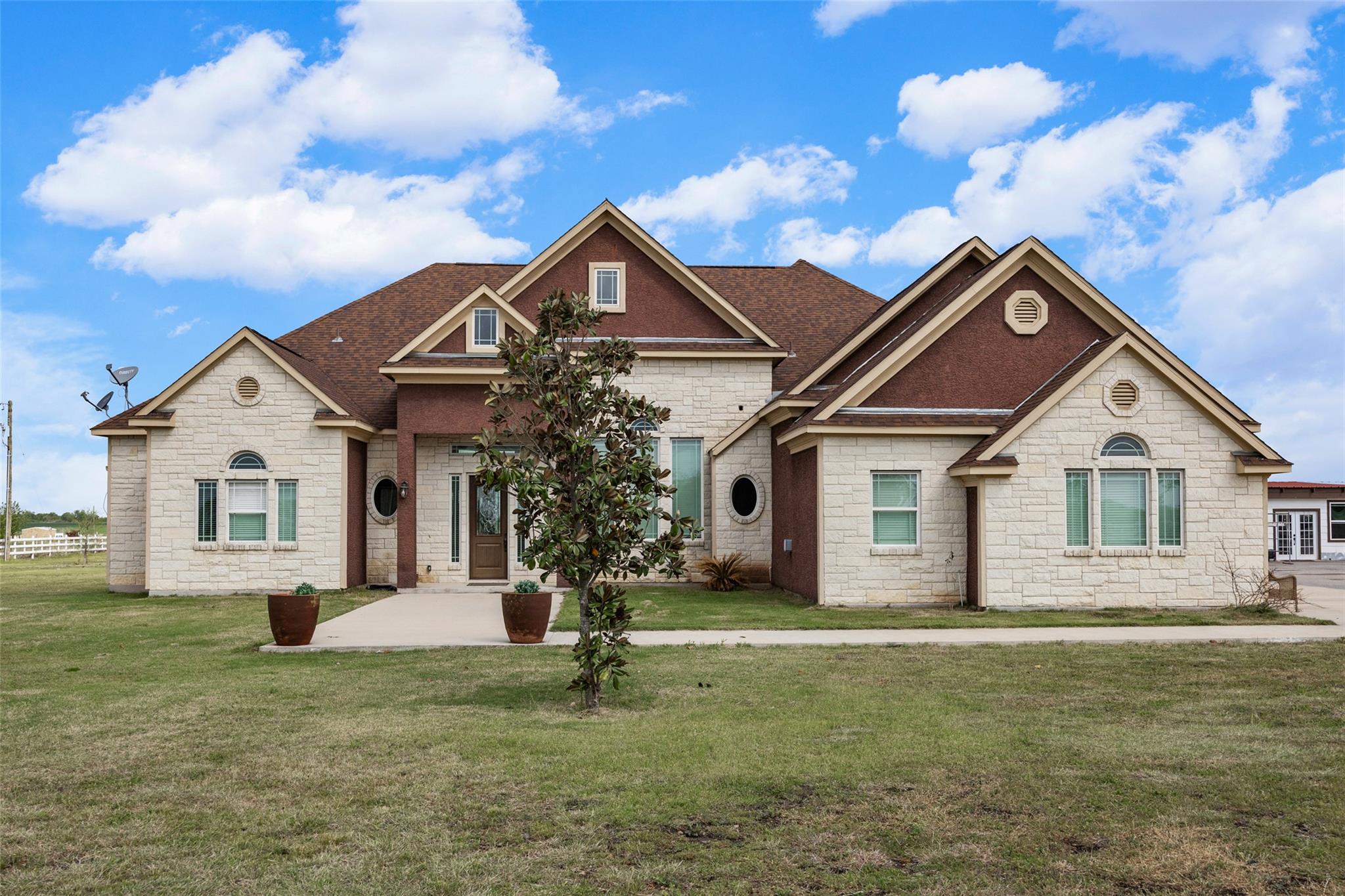 1050 Fm 619 RD, Taylor, TX 76574