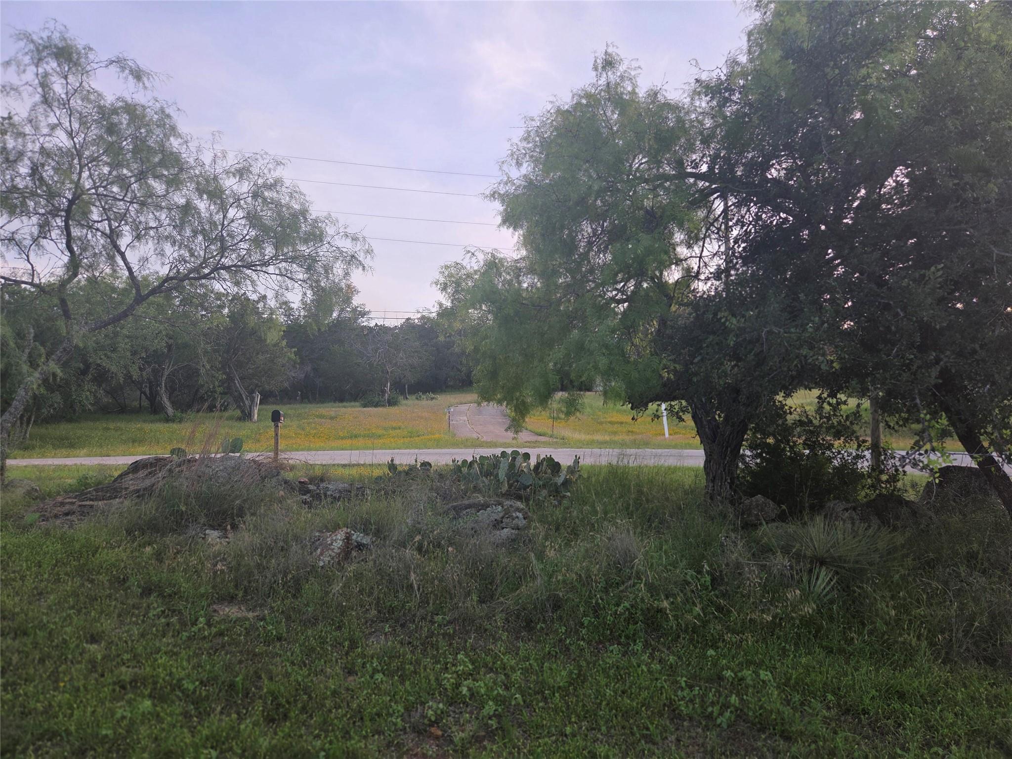 203 W Lakeshore DR, Sunrise Beach, TX 78643