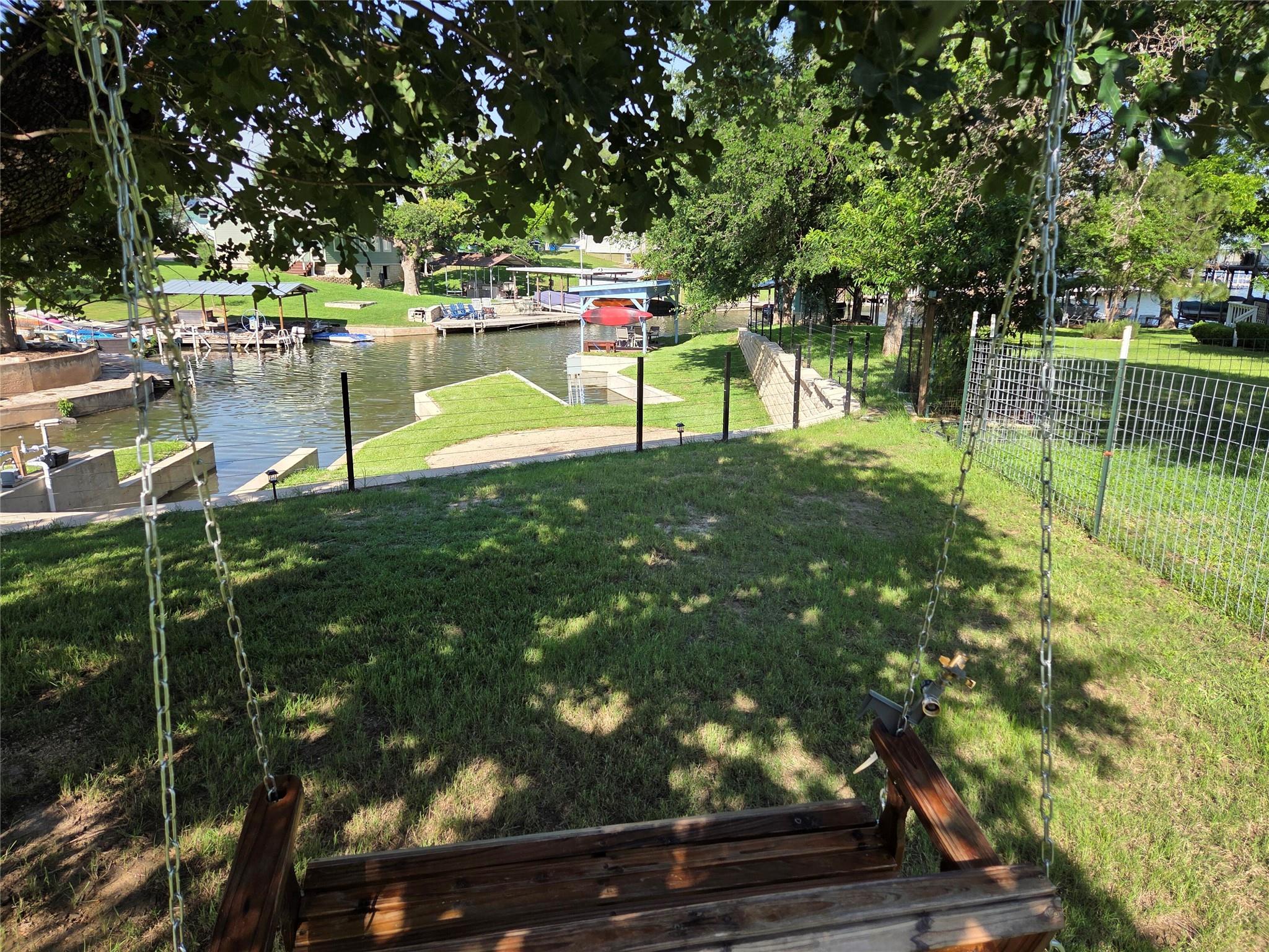 203 W Lakeshore DR, Sunrise Beach, TX 78643