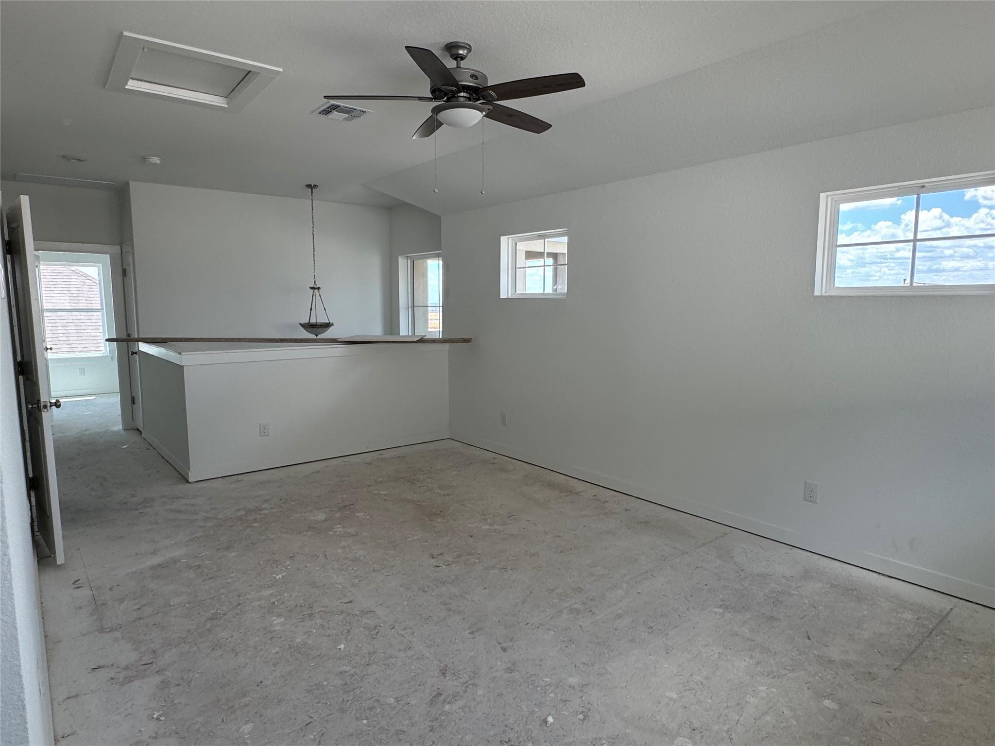 4304 College Square DR, Round Rock, TX 78665