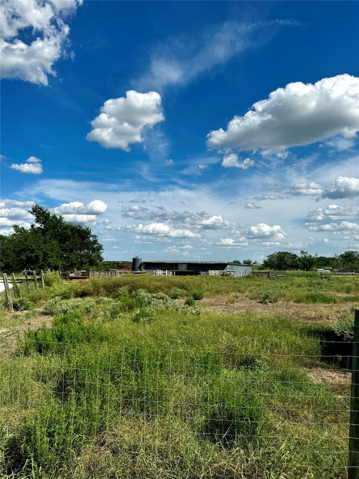 386 3g RD, Kyle, TX 78640