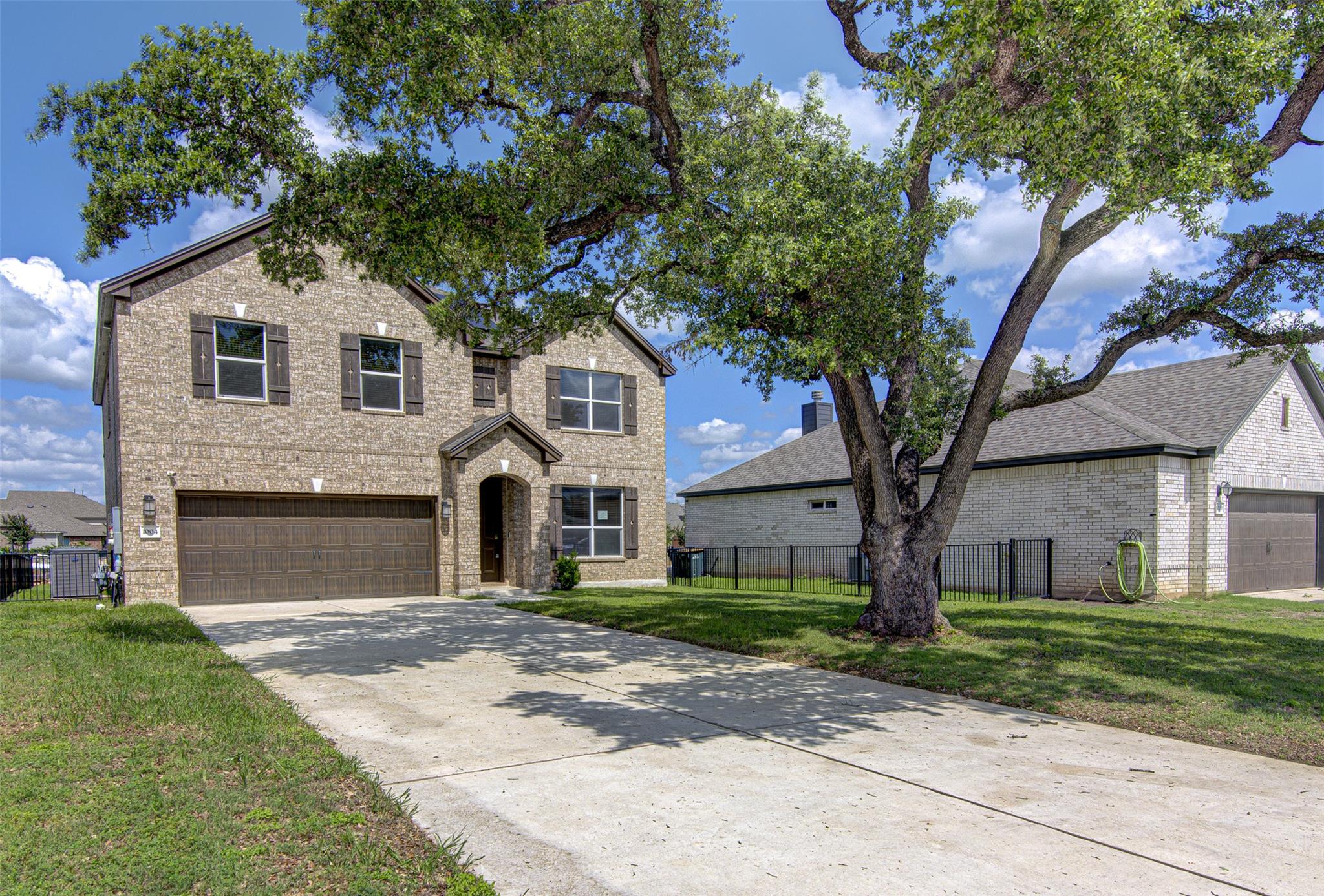 1004 Desaix DR, Georgetown, TX 78628