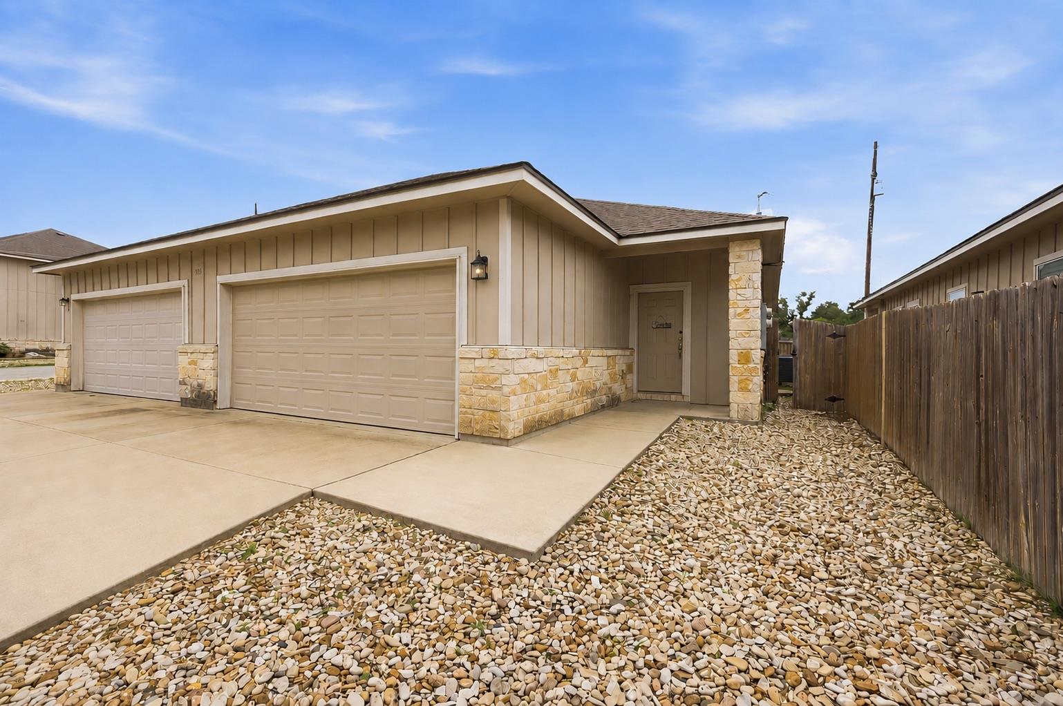 404 Carl Shipp DR, Liberty Hill, TX 78642