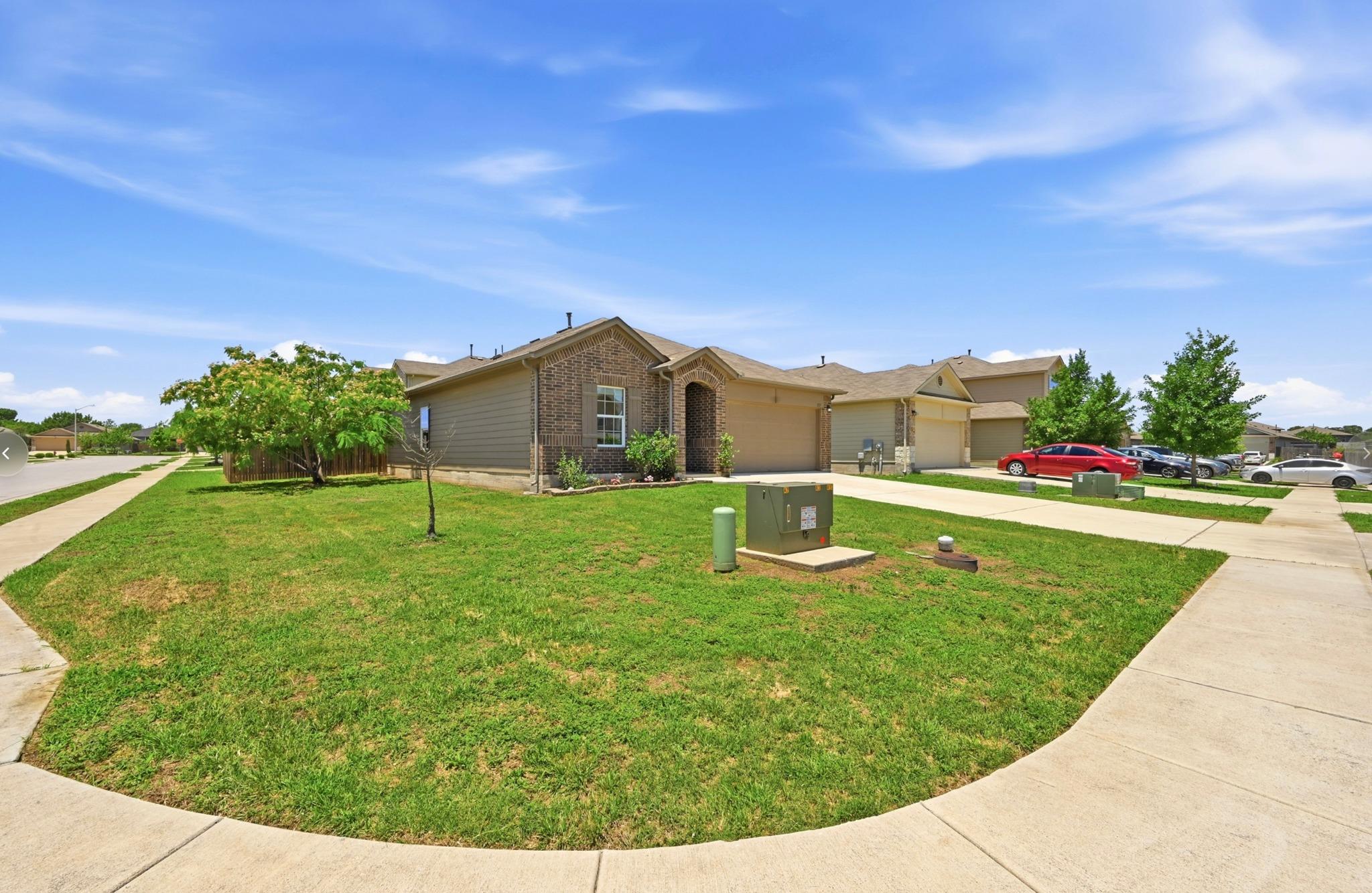 227 Hess DR, Kyle, TX 78640