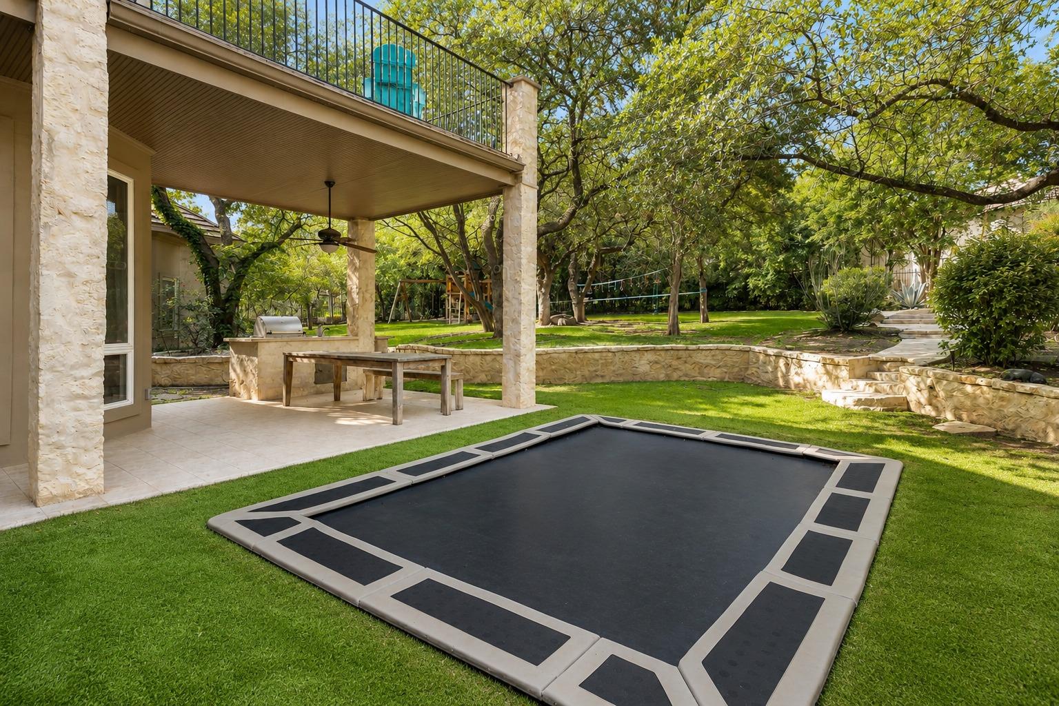 8616 Mendocino DR, Austin, TX 78735