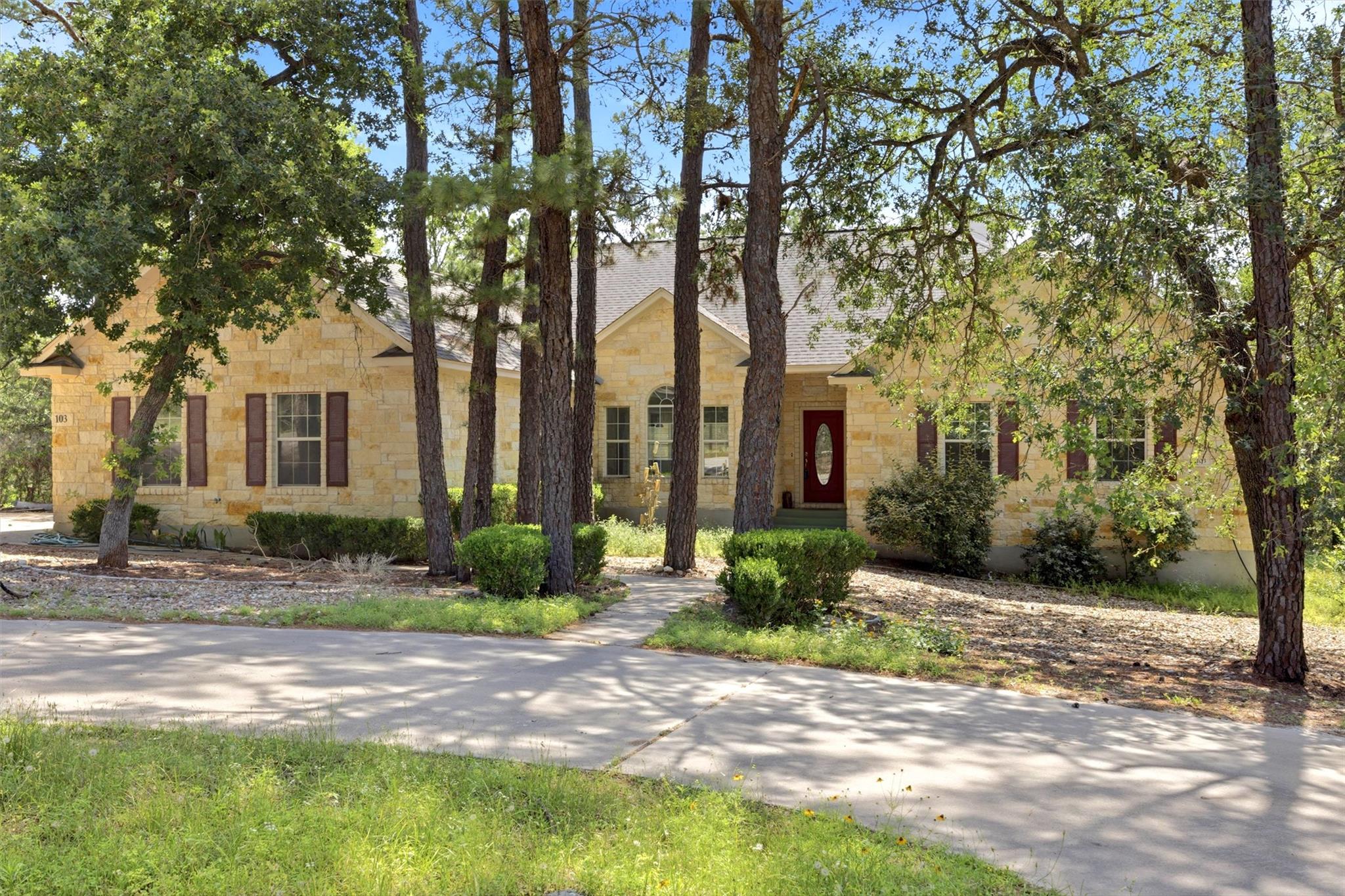103 Kamaiki Dr, Bastrop, TX 78602