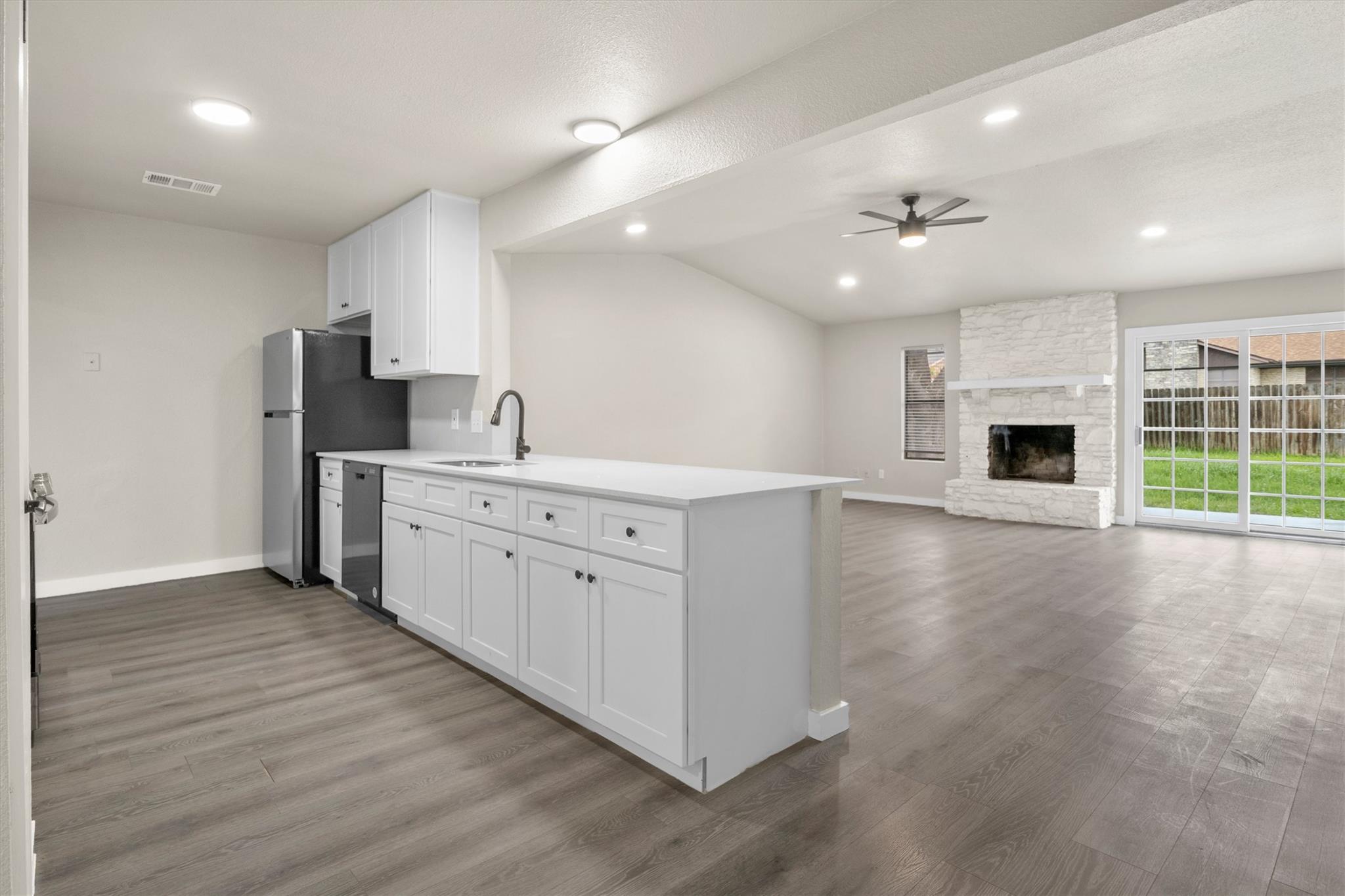 502 Pintail LN, Taylor, TX 76574