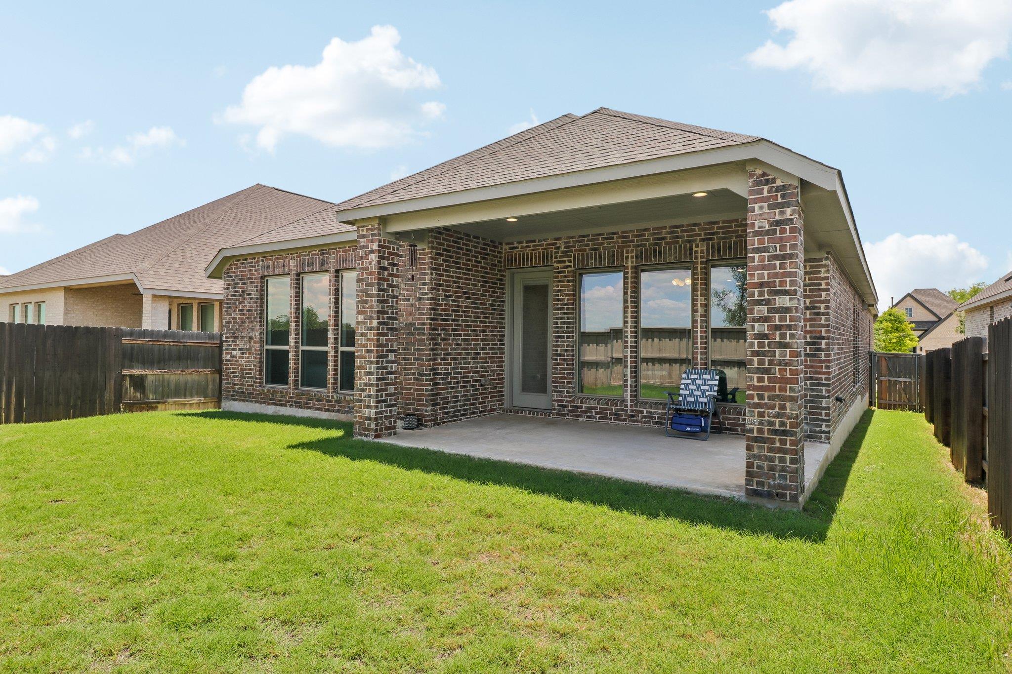 112 Chinaberry BND, Bastrop, TX 78602