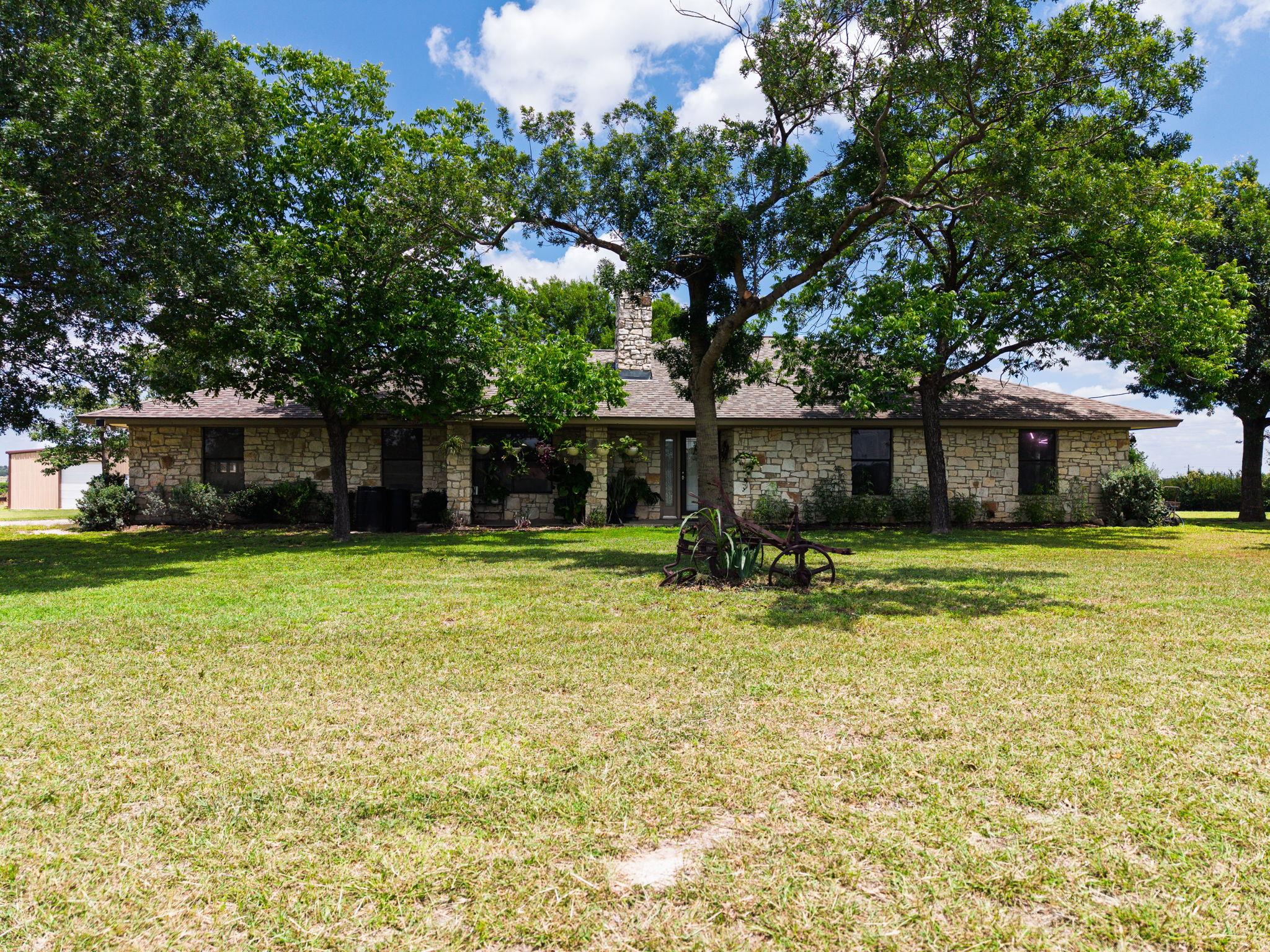 120 Rae LN, Jarrell, TX 76537