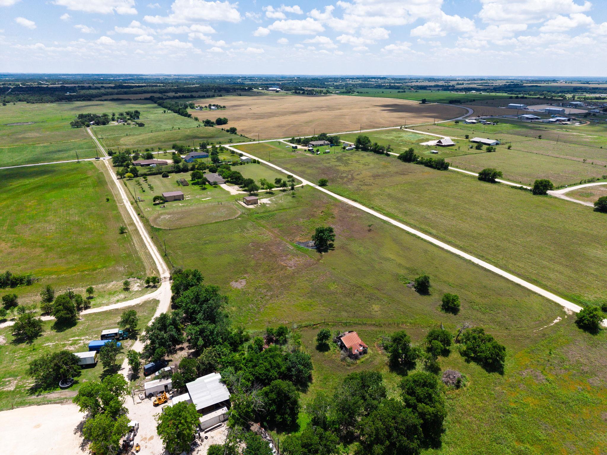 120 Rae LN, Jarrell, TX 76537