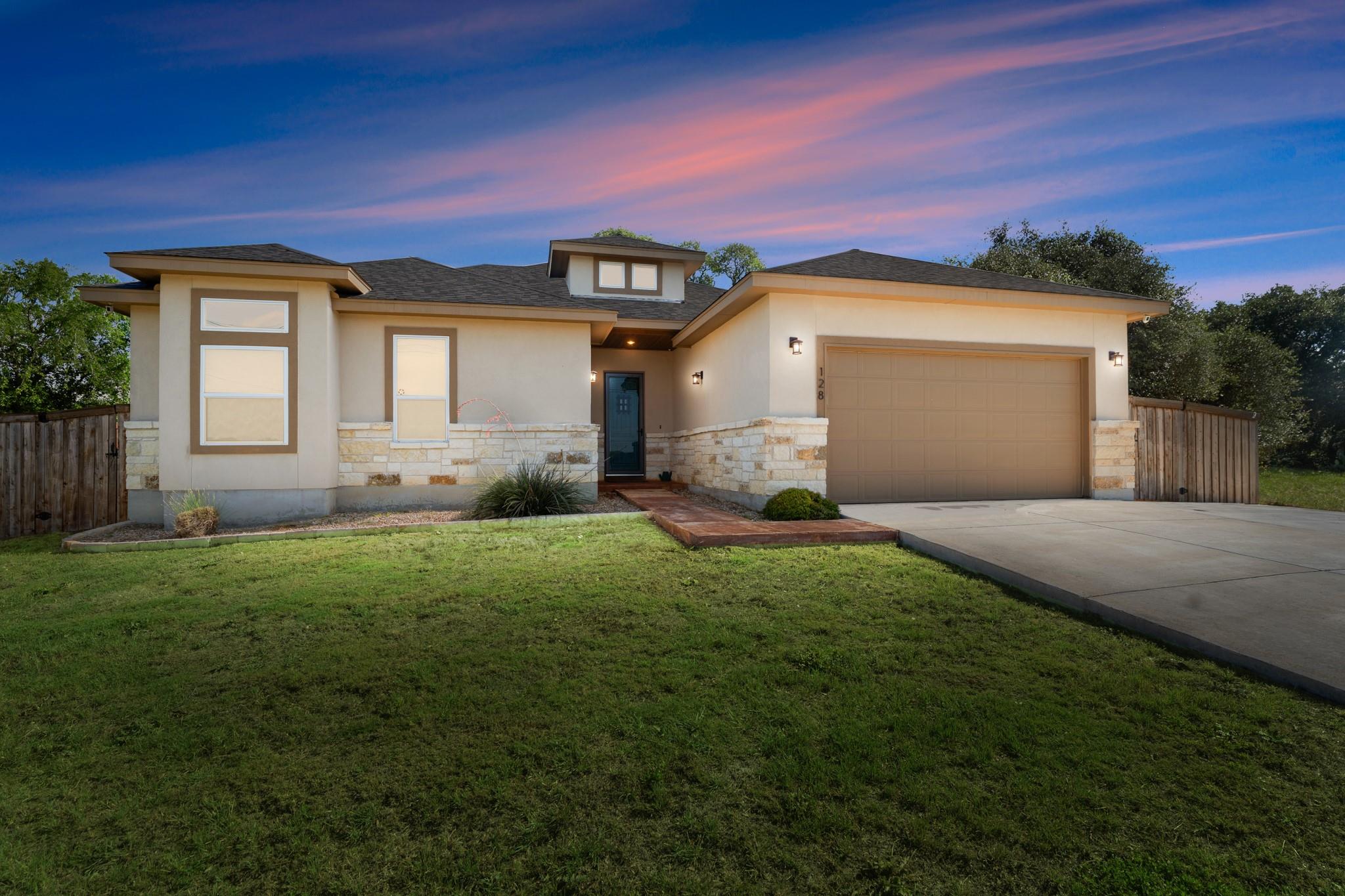128 Hiram Cook, Blanco, TX 78606