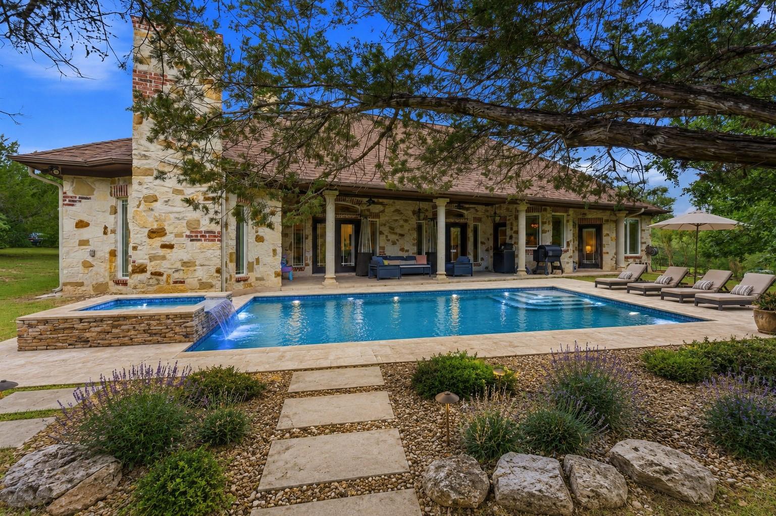 8121 Bluff TRL, Austin, TX 78737