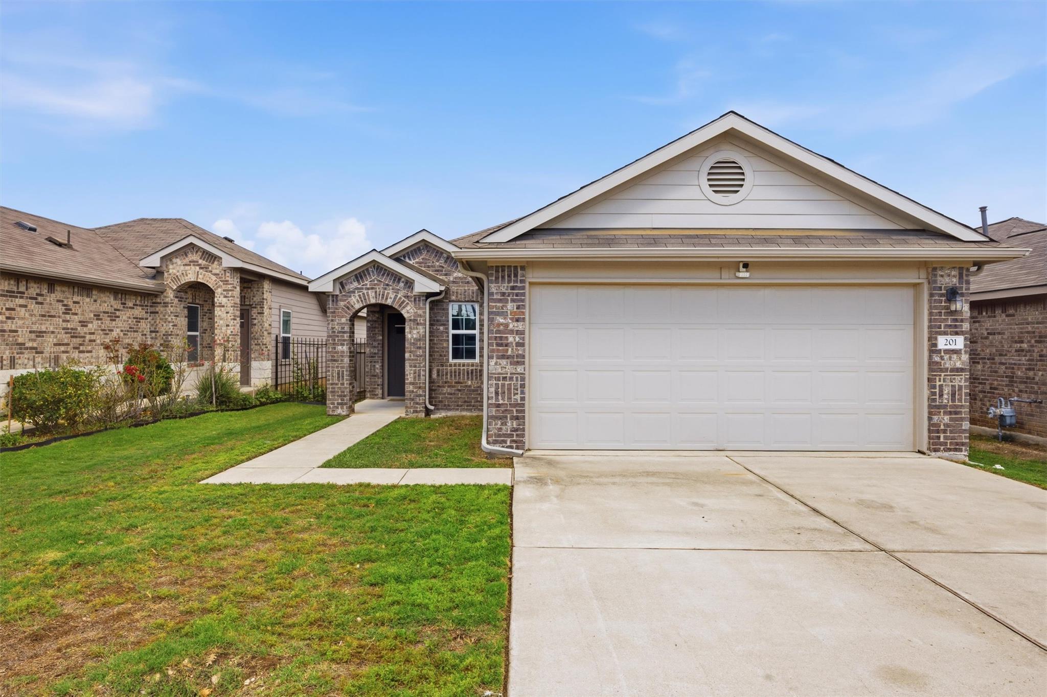 201 Yoakum ST, Leander, TX 78641