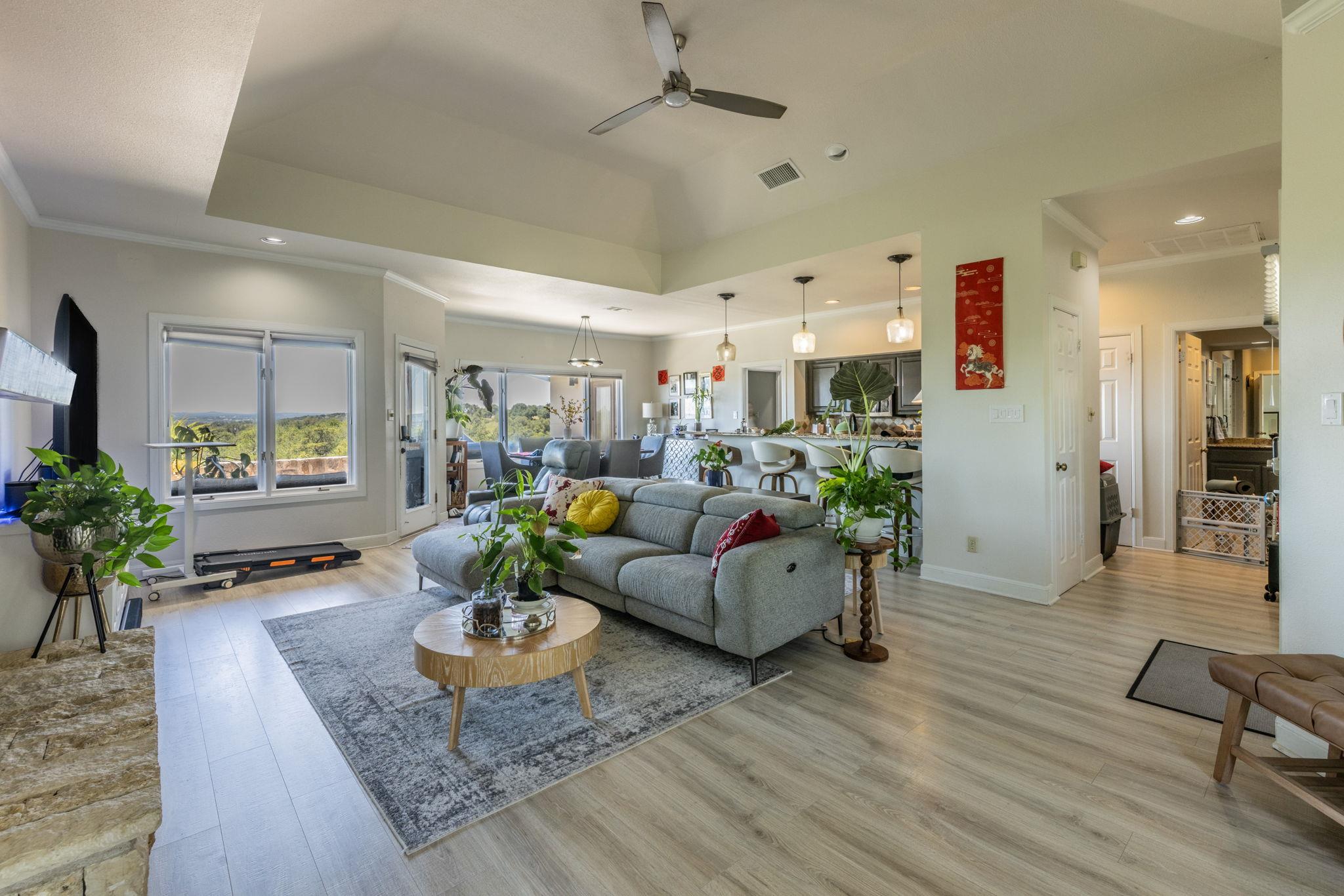 1703 Clubhouse Hill DR, Spicewood, TX 78669