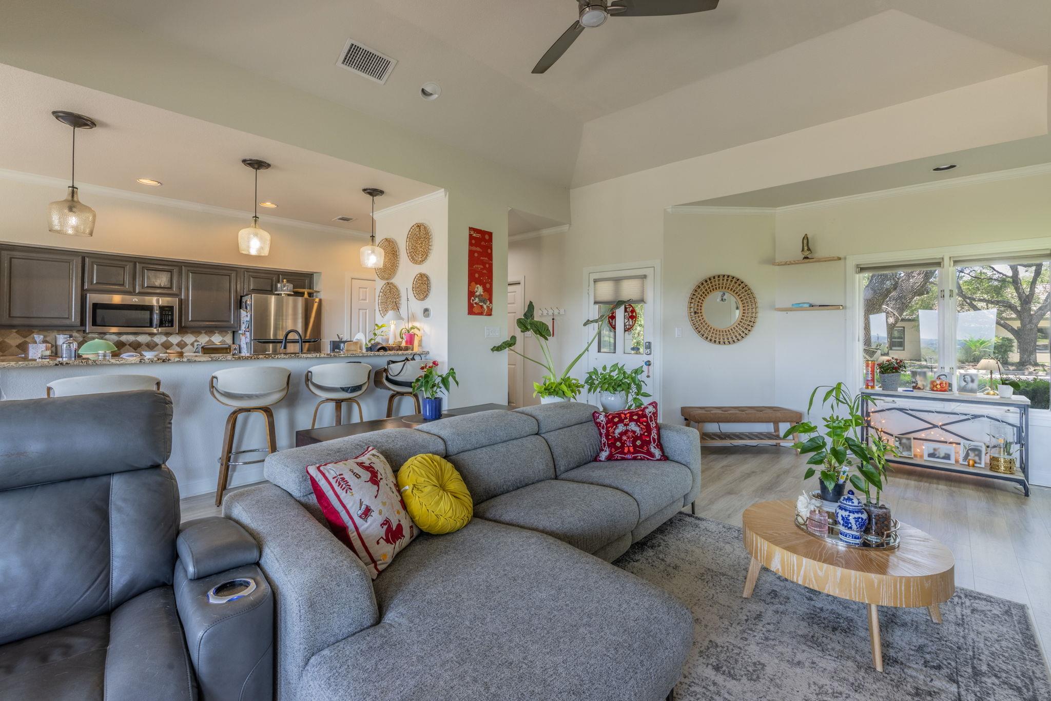 1703 Clubhouse Hill DR, Spicewood, TX 78669