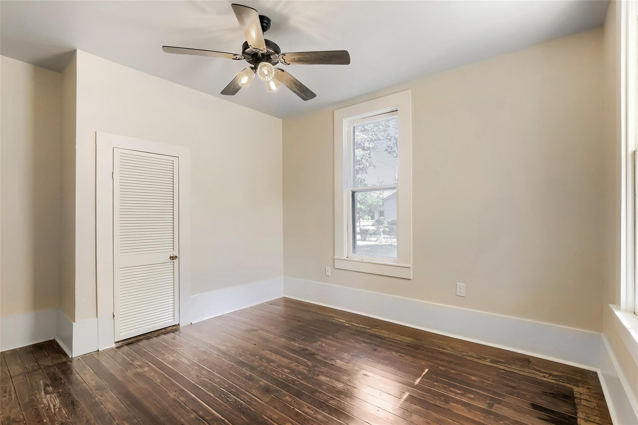208 N Avenue B, Elgin, TX 78621