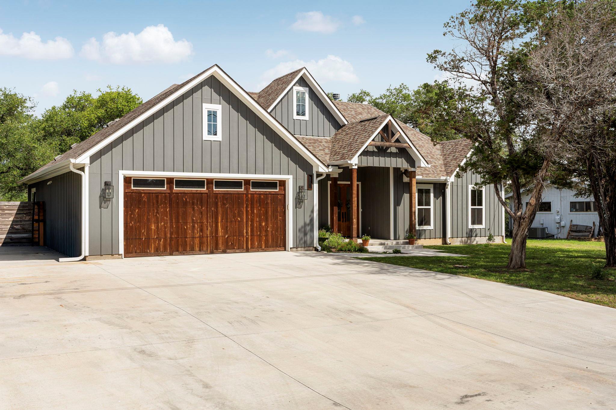 22212 Briarcliff DR, Spicewood, TX 78669