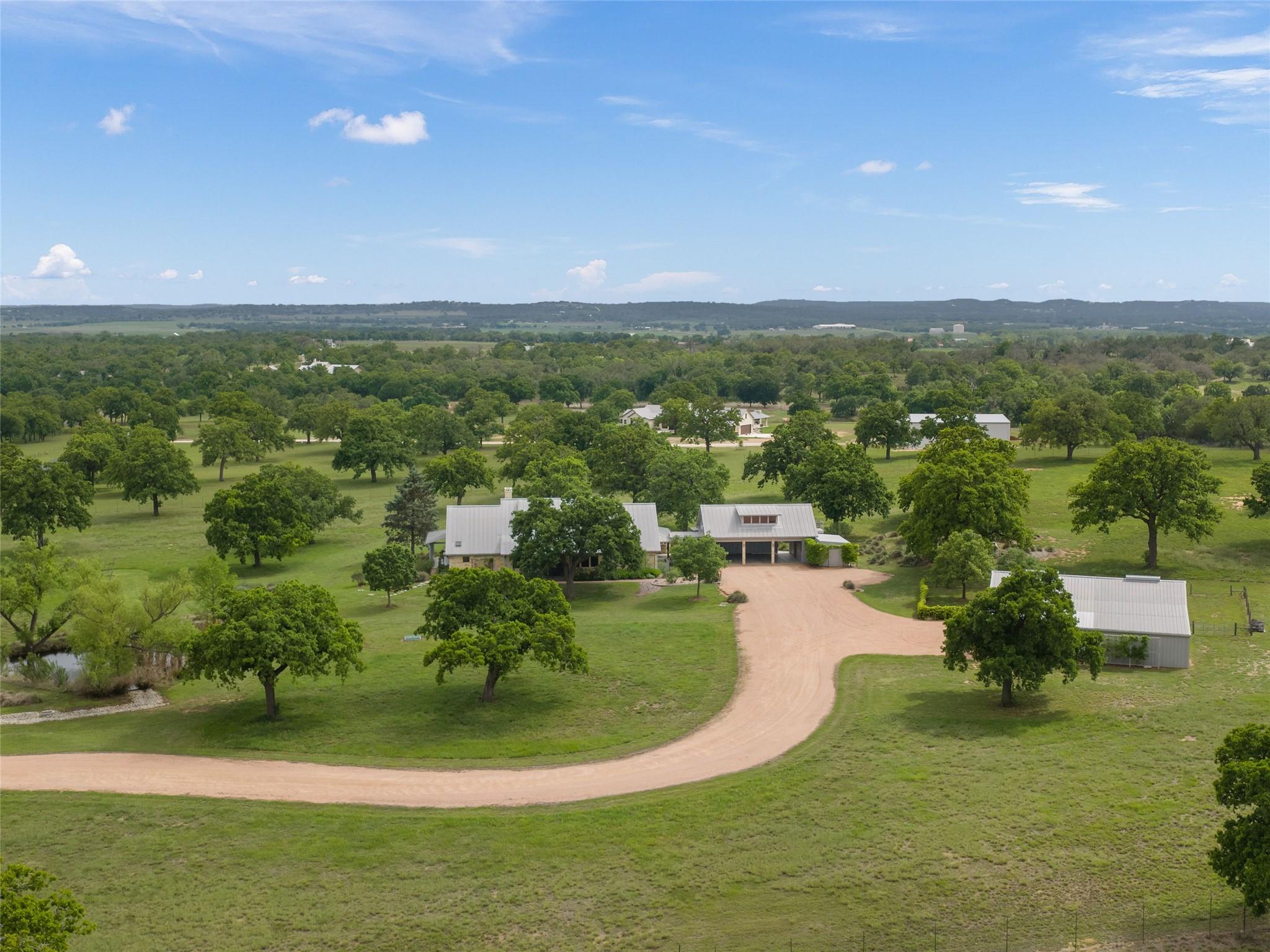 1163 Big Bend LN, Fredericksburg, TX 76824