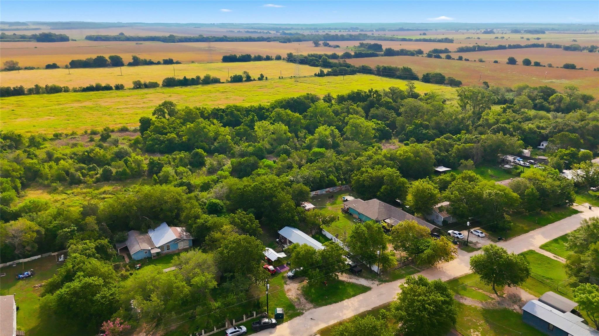 43 Skycrest DR, Martindale, TX 78655