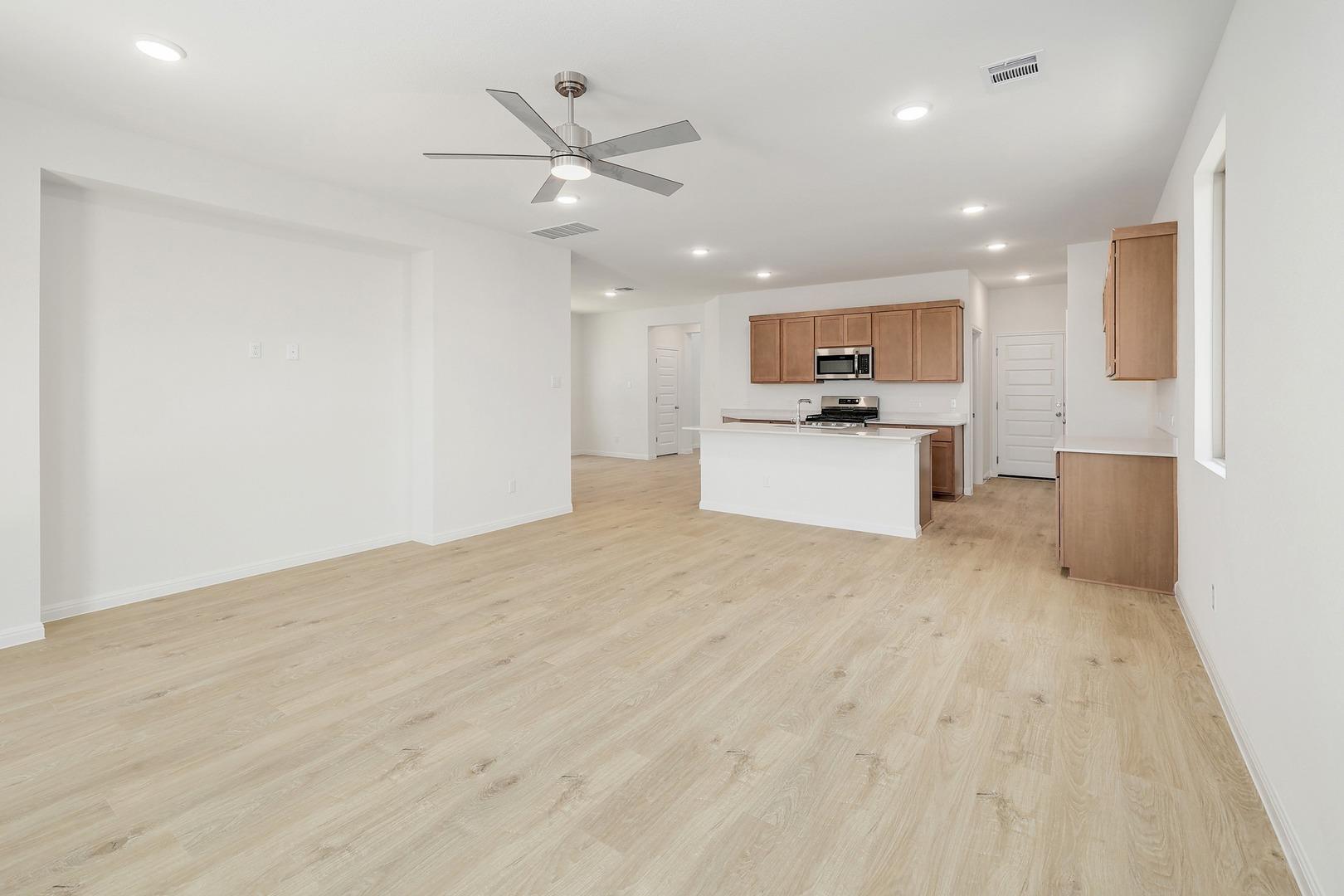 210 Hornet ST, Elgin, TX 78621