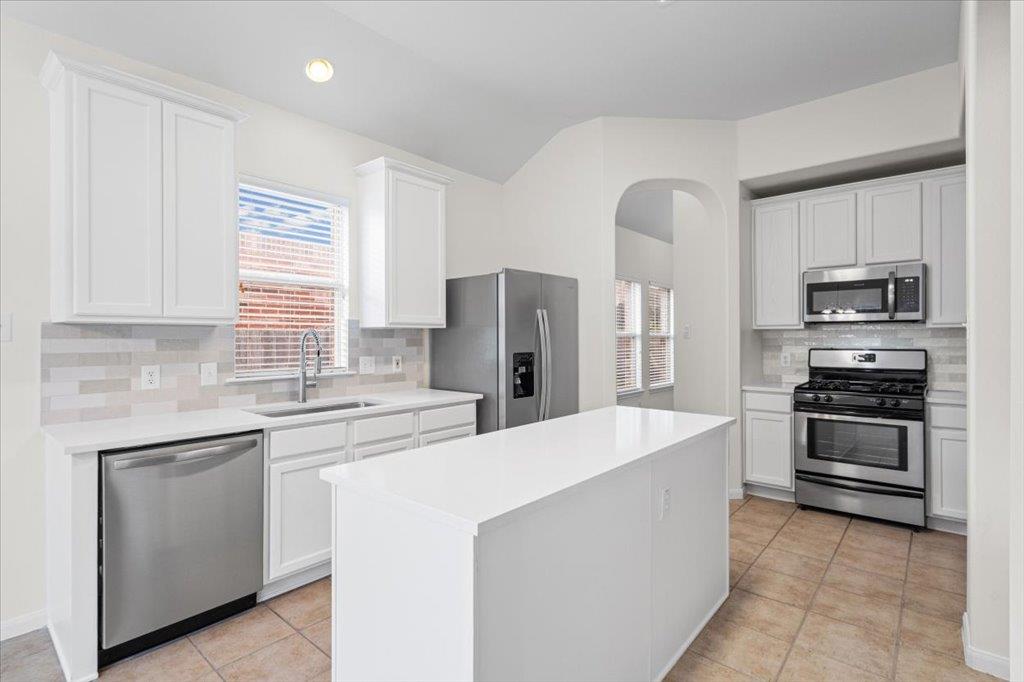 1404 Augusta Bend DR, Hutto, TX 78634