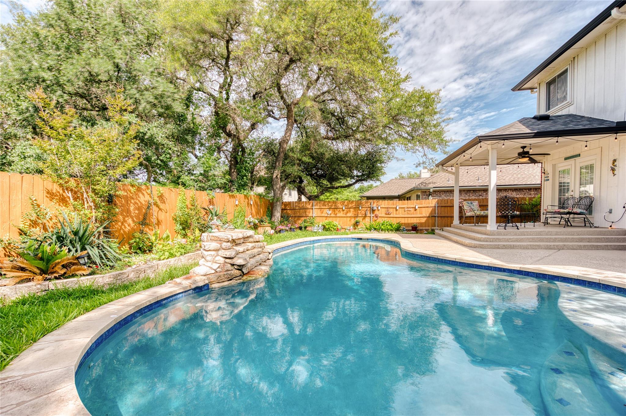 8325 Osborne DR, Austin, TX 78729
