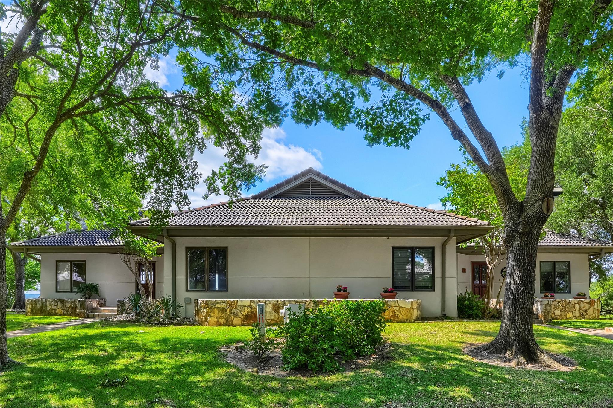 1607 Clubhouse Hill DR, Spicewood, TX 78669