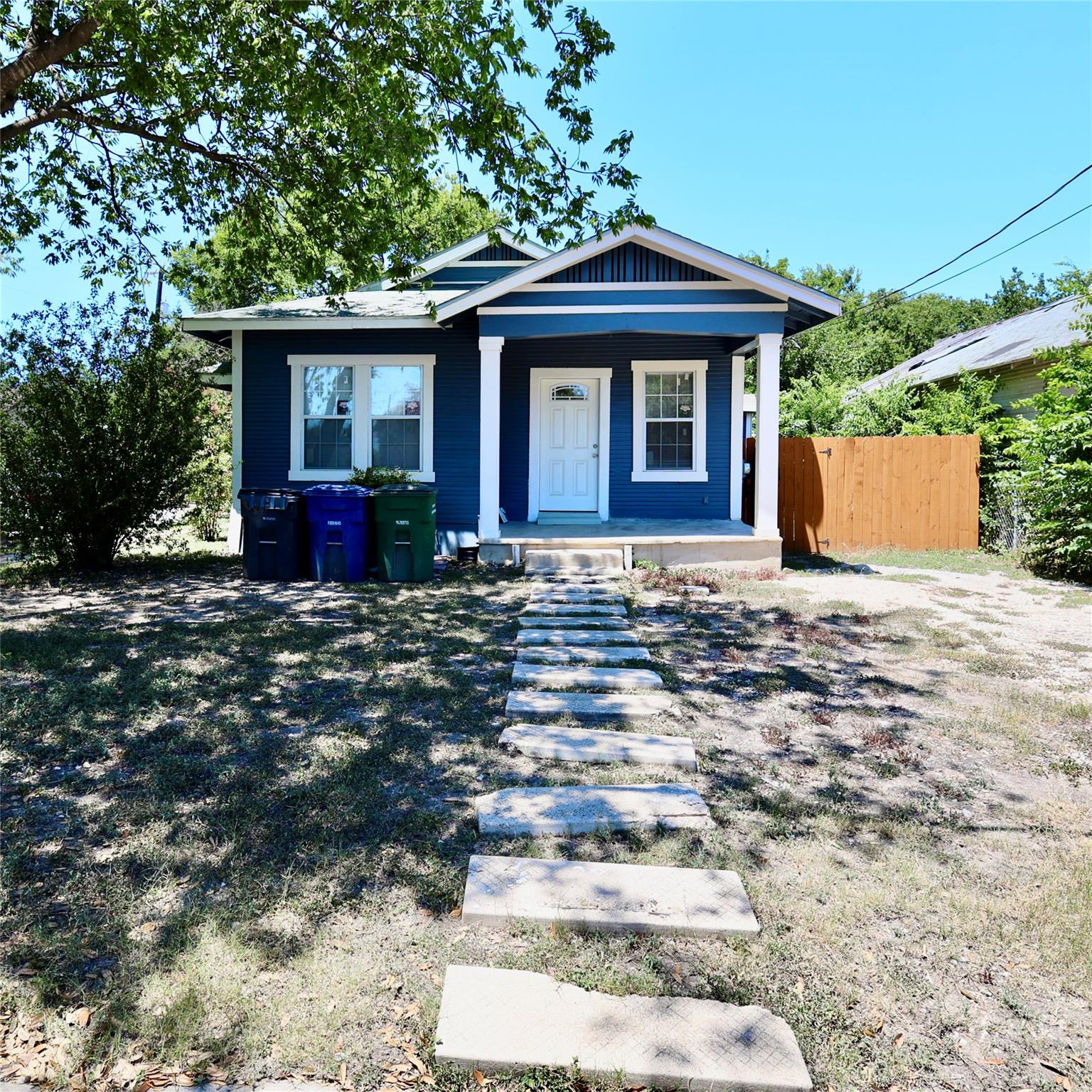2323 W Salinas ST, San Antonio, TX 78207