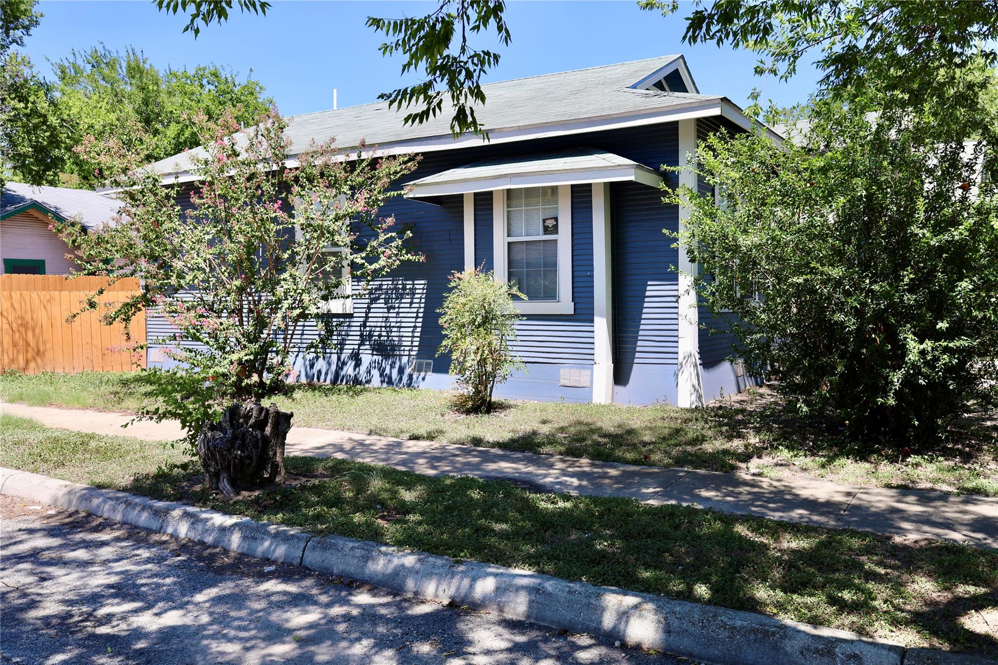 2323 W Salinas ST, San Antonio, TX 78207