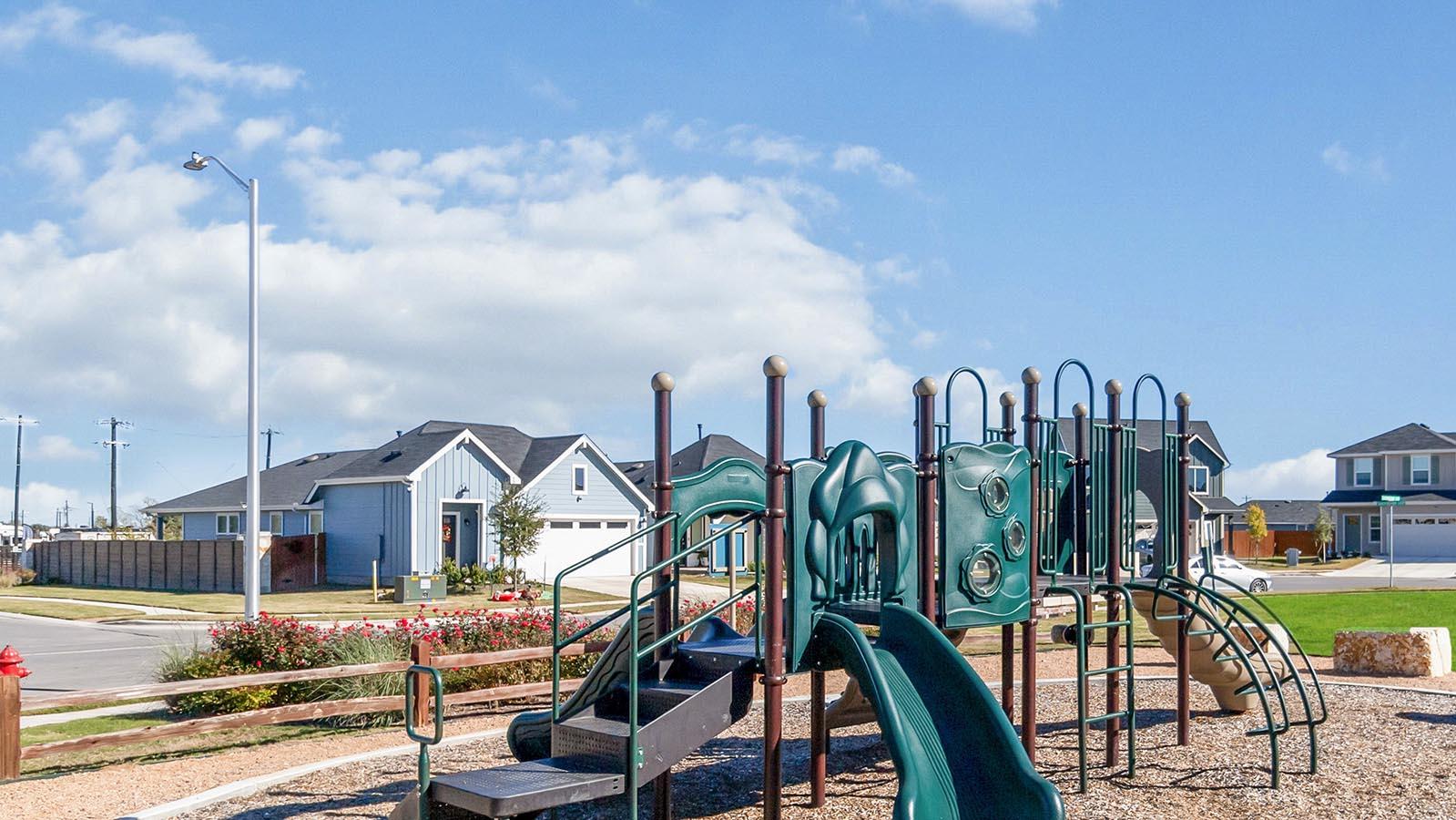 210 Salkeld DR, Uhland, TX 78640