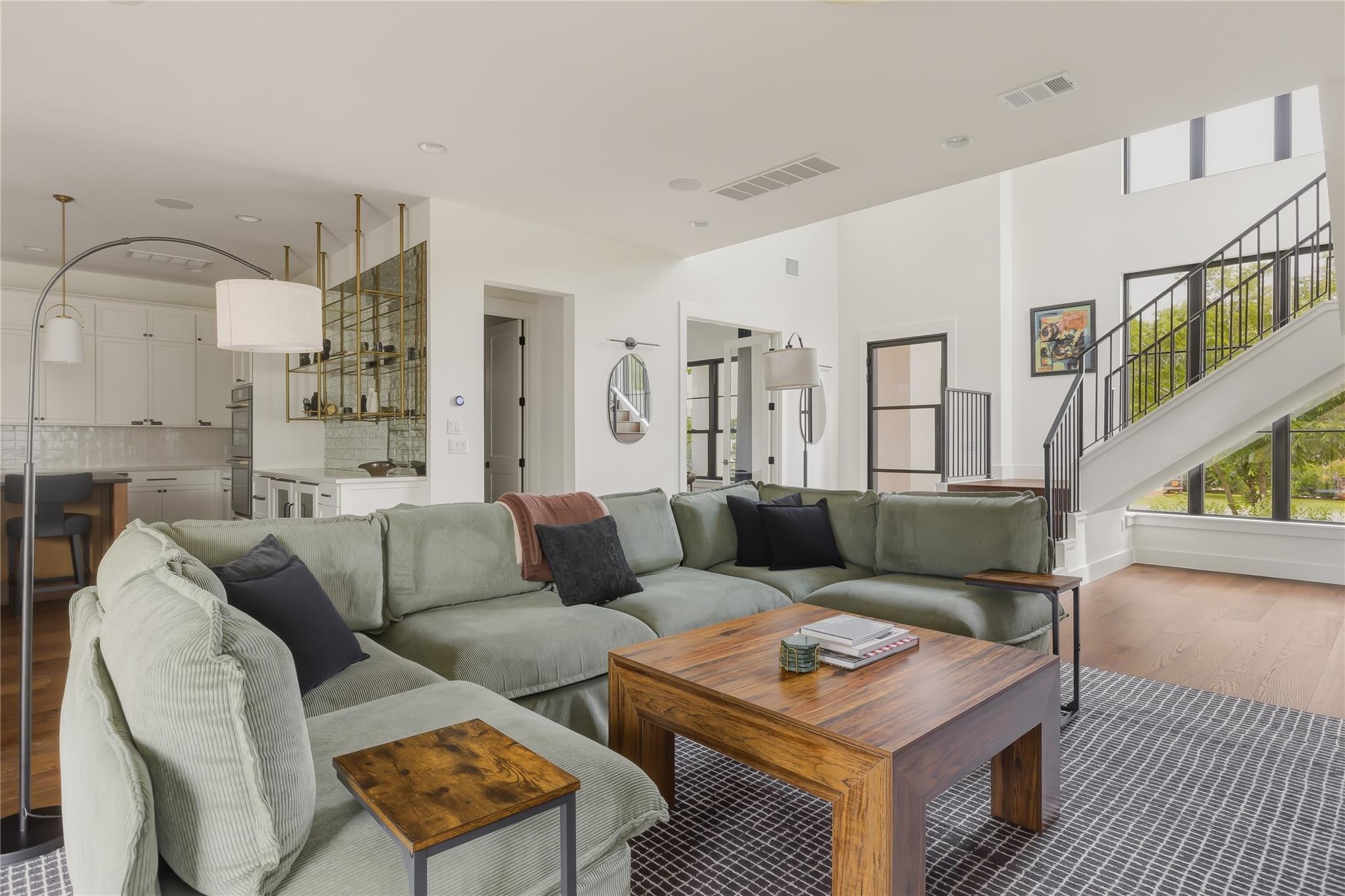 705 W 10th ST, Georgetown, TX 78626