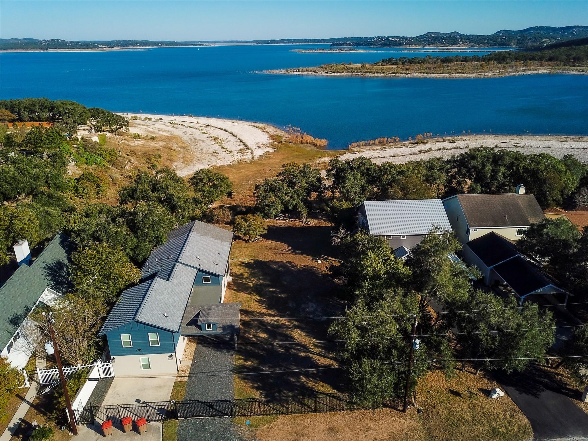 864 Lakebreeze DR, Canyon Lake, TX 78133