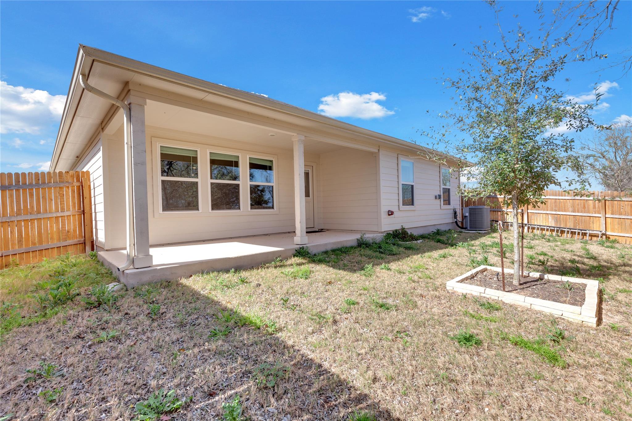 238 Sickle Loop, Uhland, TX 78640