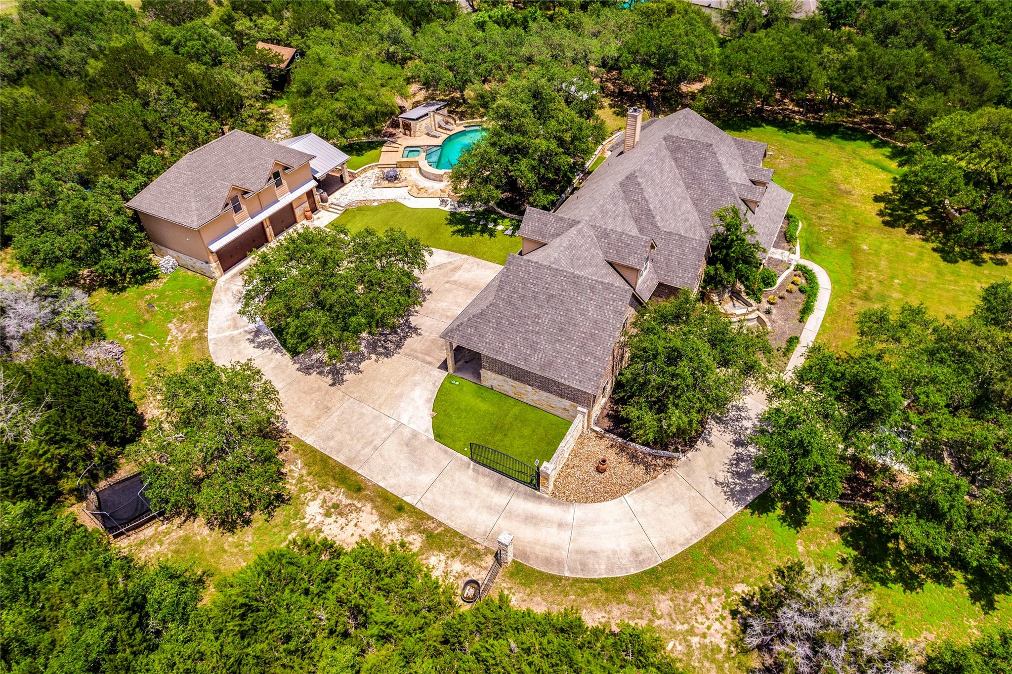 530 Woodland DR, Driftwood, TX 78619