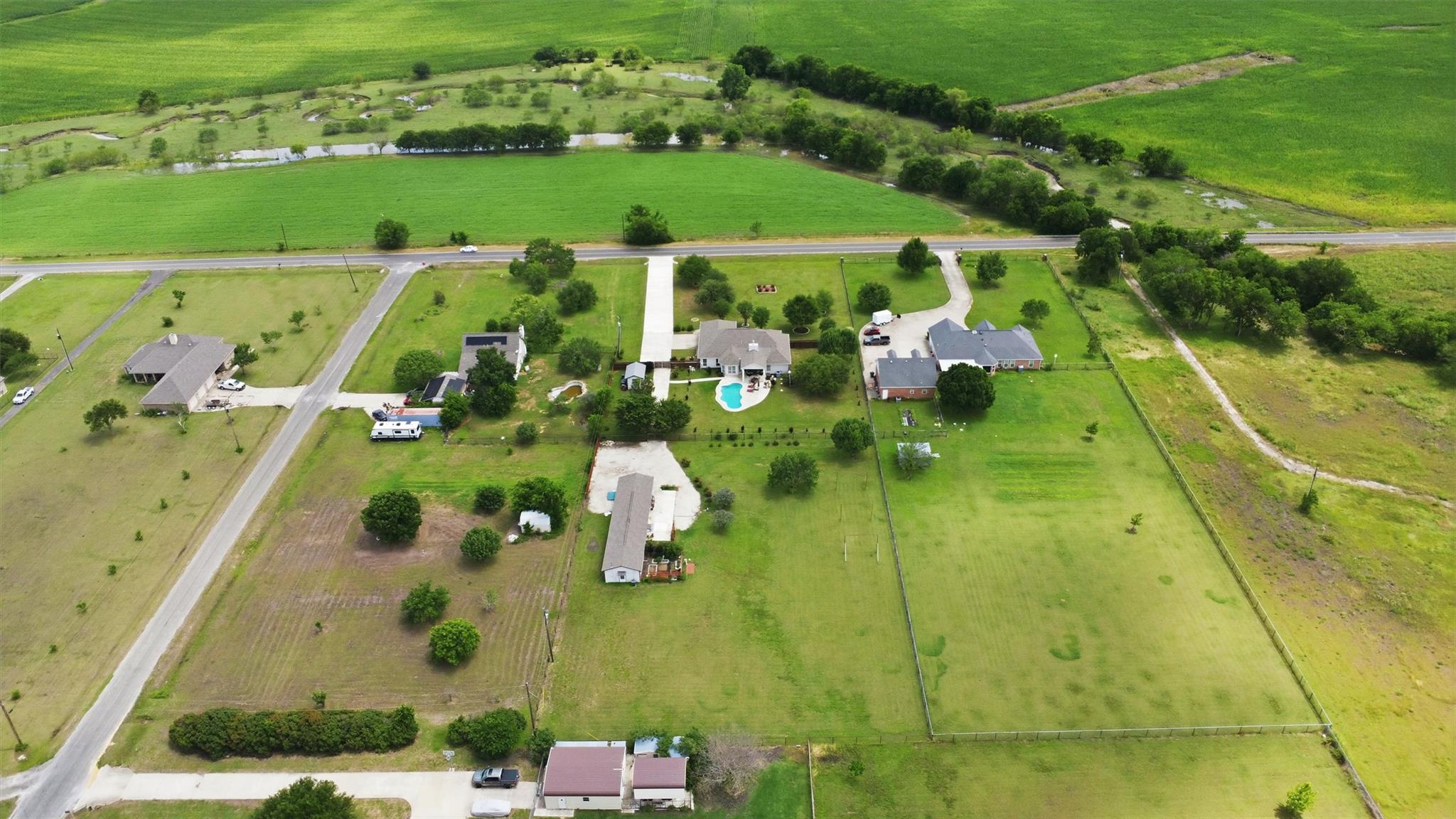 339 County Road 368, Taylor, TX 76574