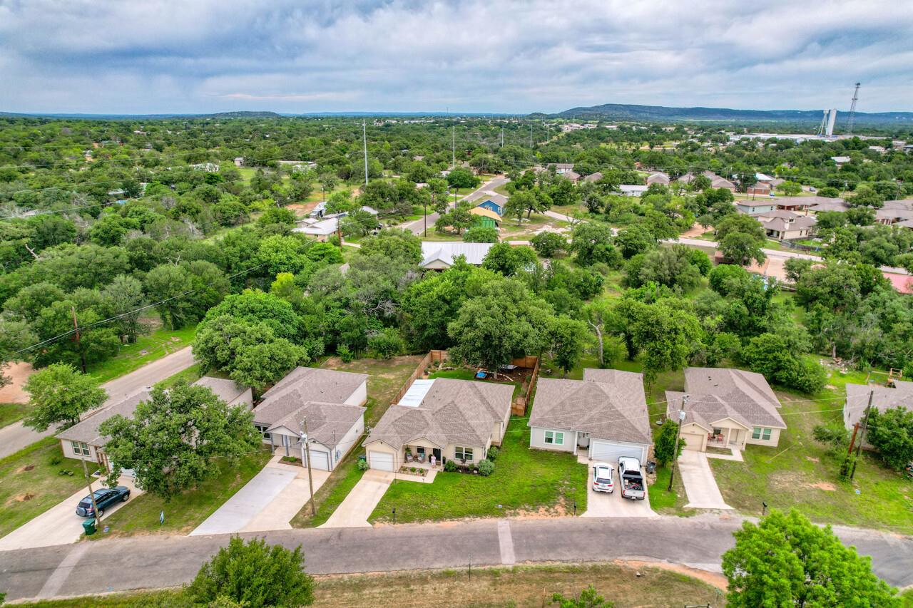 2210 Mcarthur Ave, Kingsland, TX 78639