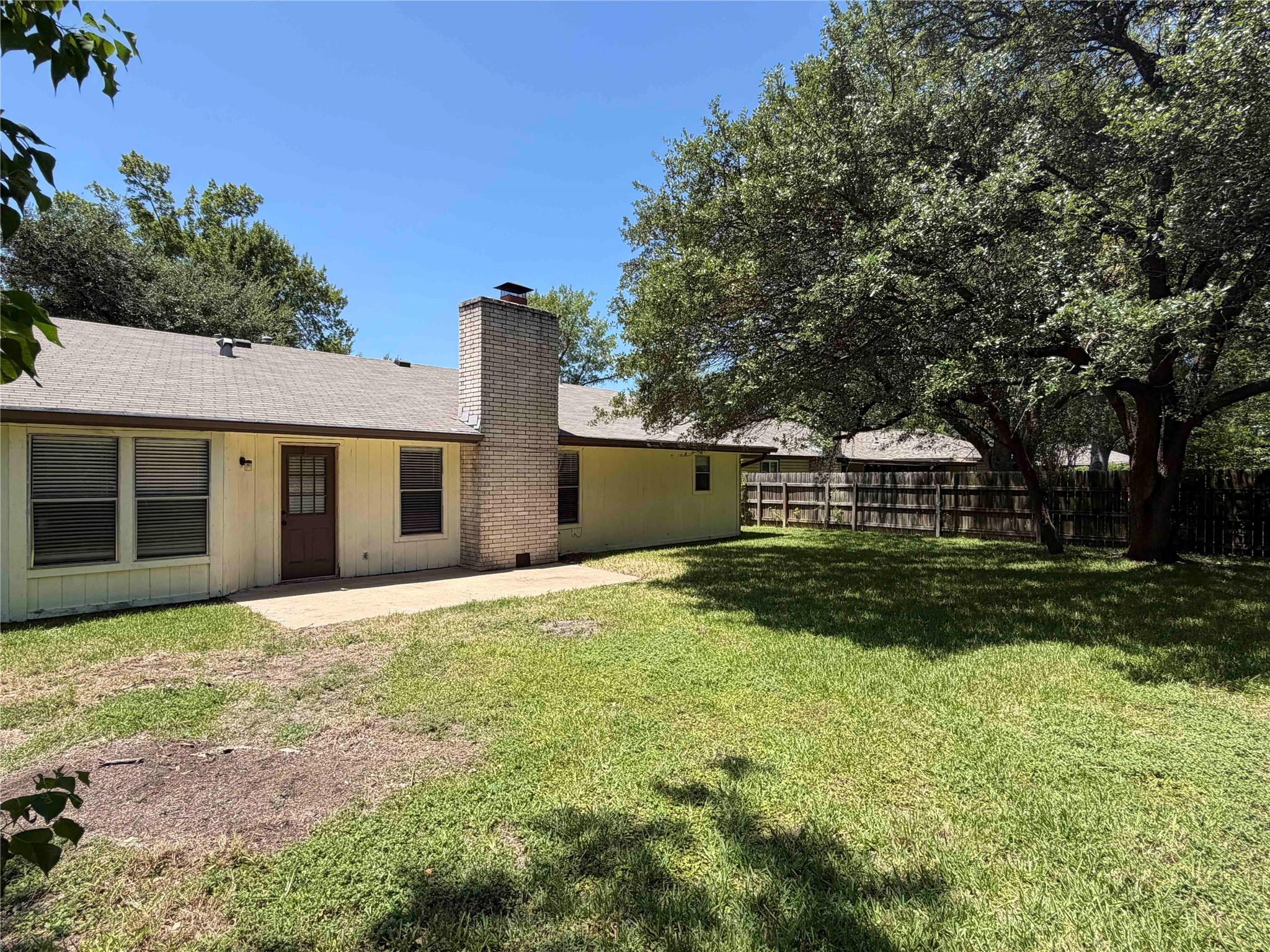 606 Brookhollow DR, Pflugerville, TX 78660