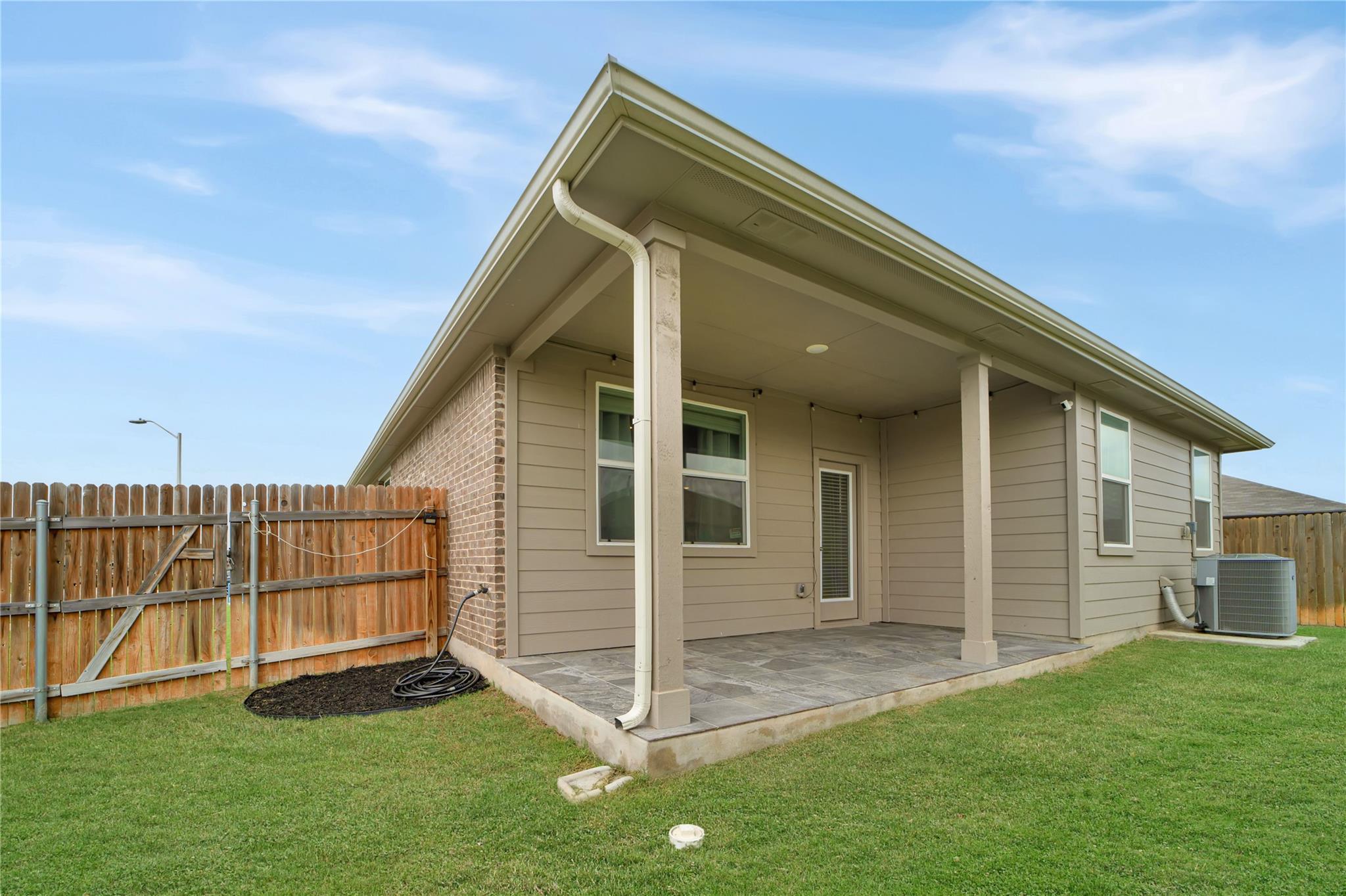 141 Medinah LN, San Marcos, TX 78666
