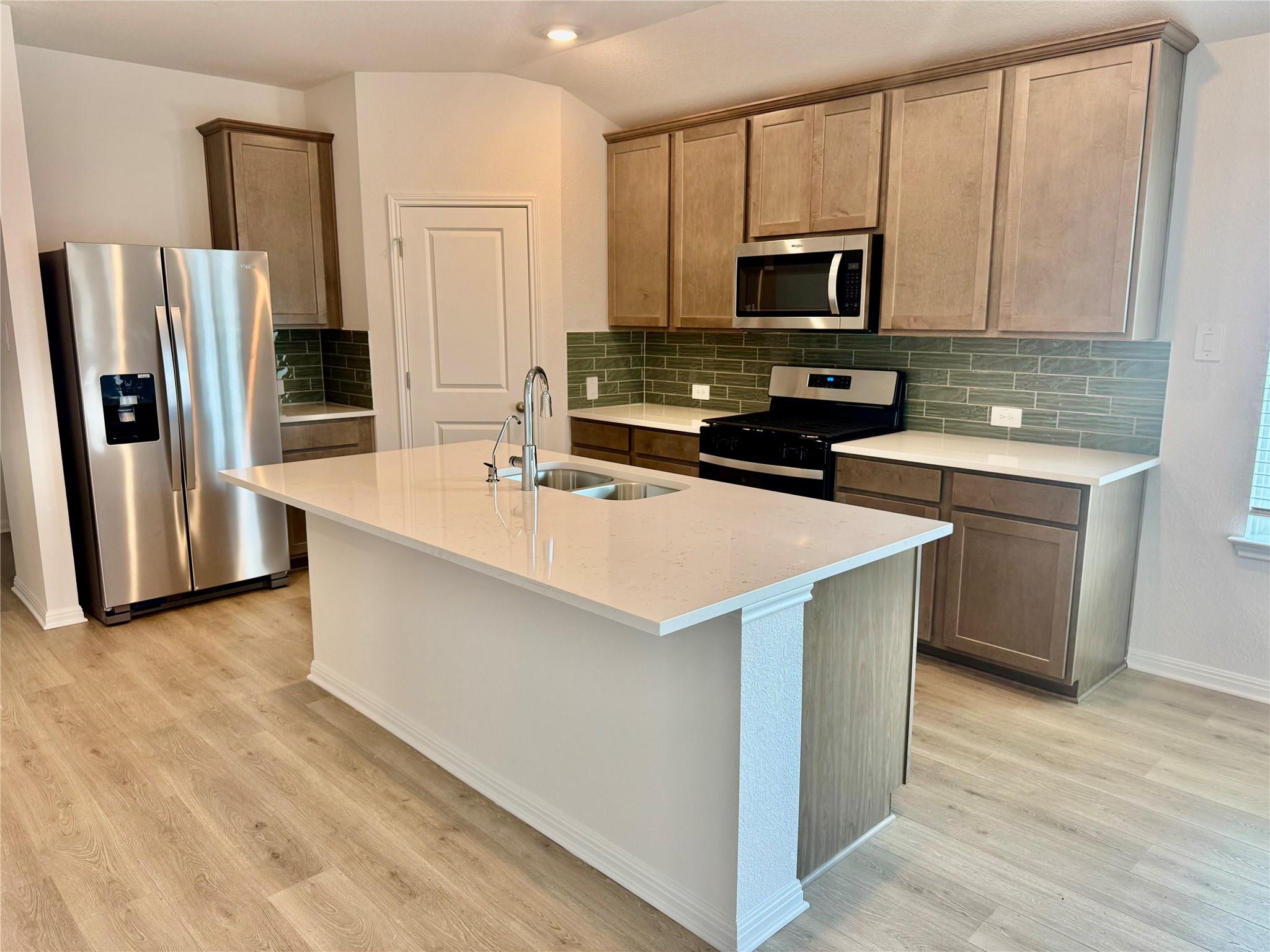 231 Red Tail Hawk LN, Cedar Creek, TX 78612