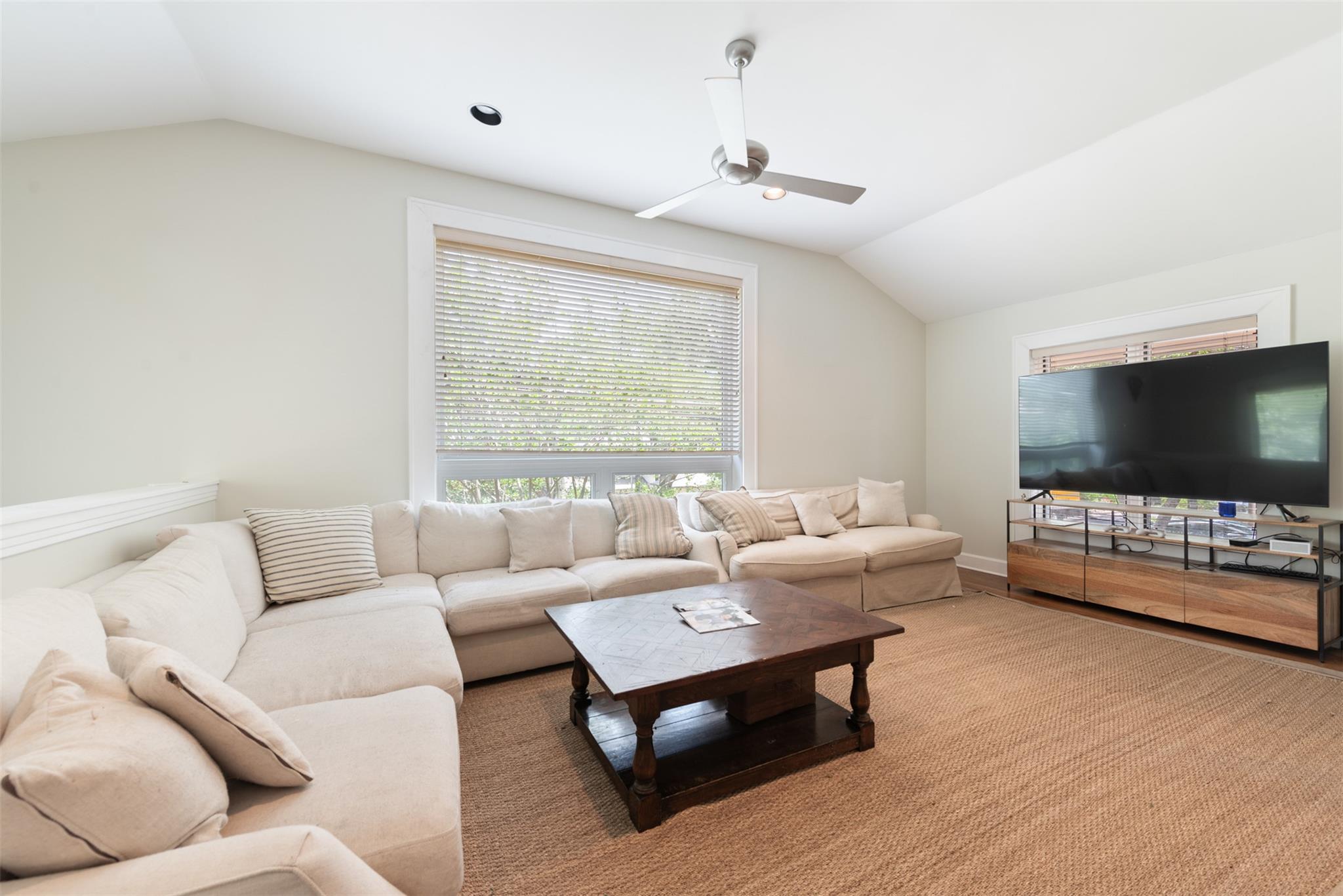 3401 Clearview DR, Austin, TX 78703